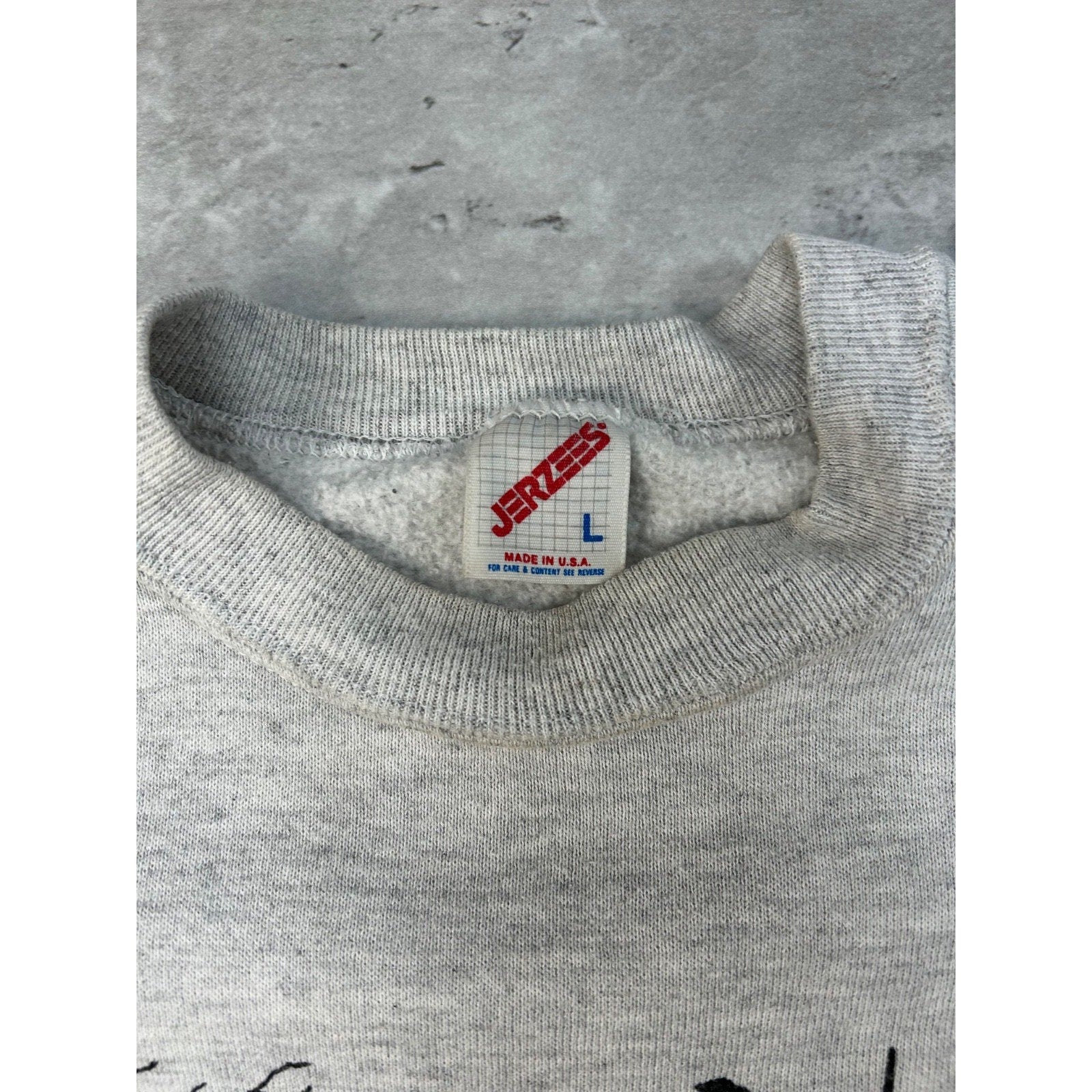 Vintage 90s Grey Wolf Animal Graphic Nature Crewneck Sweatshirt Size Large