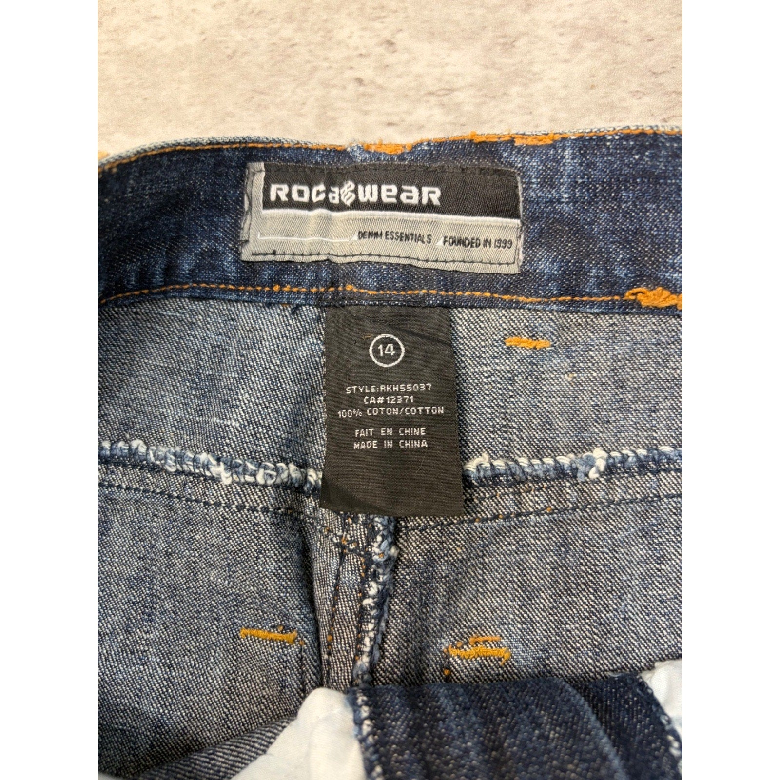 Vintage Y2K Womens Rocawear La Familia Embroidered Medium Wash Denim Pants 26x29