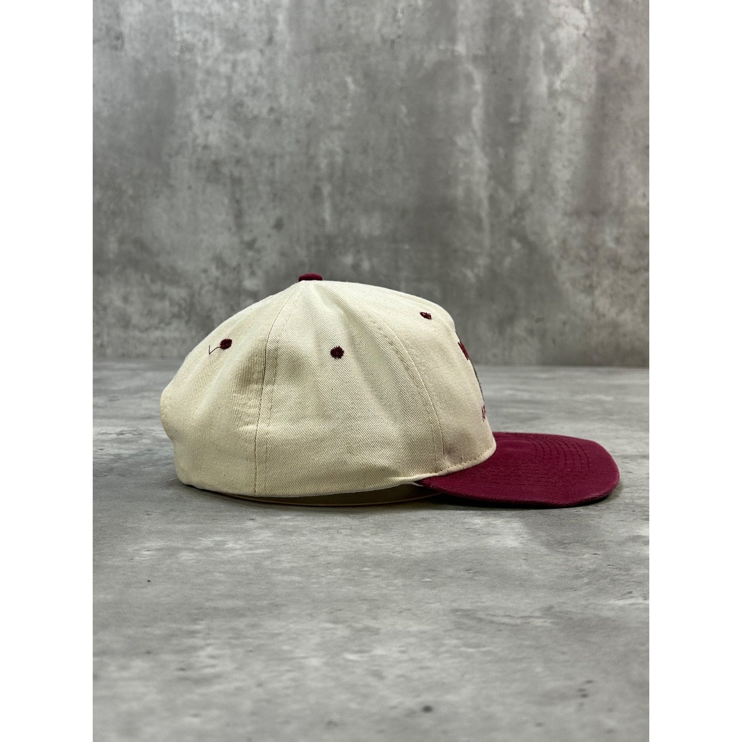 Vintage 90s Hooters Embroidered Spellout Logo Snapback Hat OSFA