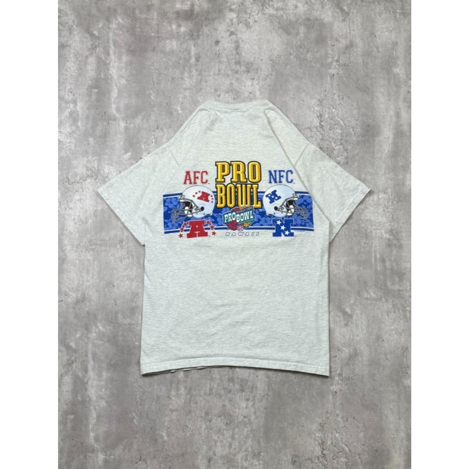 Vintage 1999 NFL Hawaii Pro Bowl AFC Vs NFC Helmet Graphic T-Shirt Size Medium