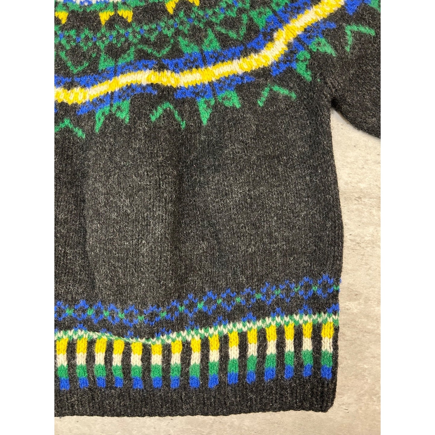 Vintage Allen Solly 100% Wool Aztec Pattern Knit Sweater Size XL
