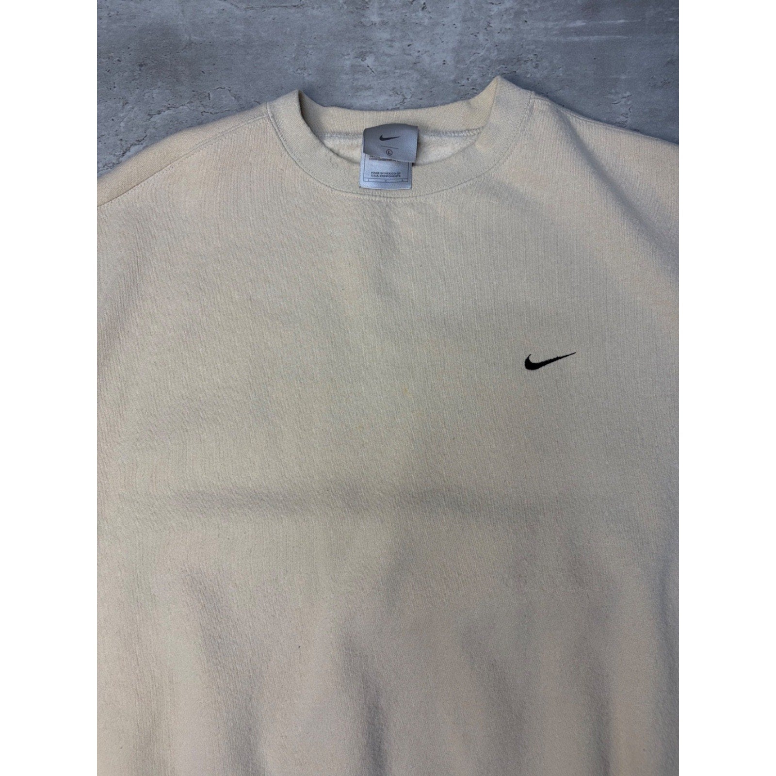 Vintage 2000s Nike Embroidered Mini Swoosh Cream Crewneck Sweatshirt Size Large