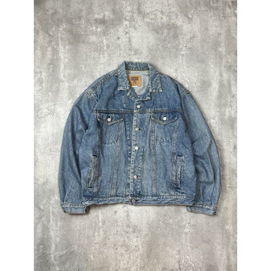 Vintage 90s GAP Denim Medium Wash Trucker Jacket Size Large Blue