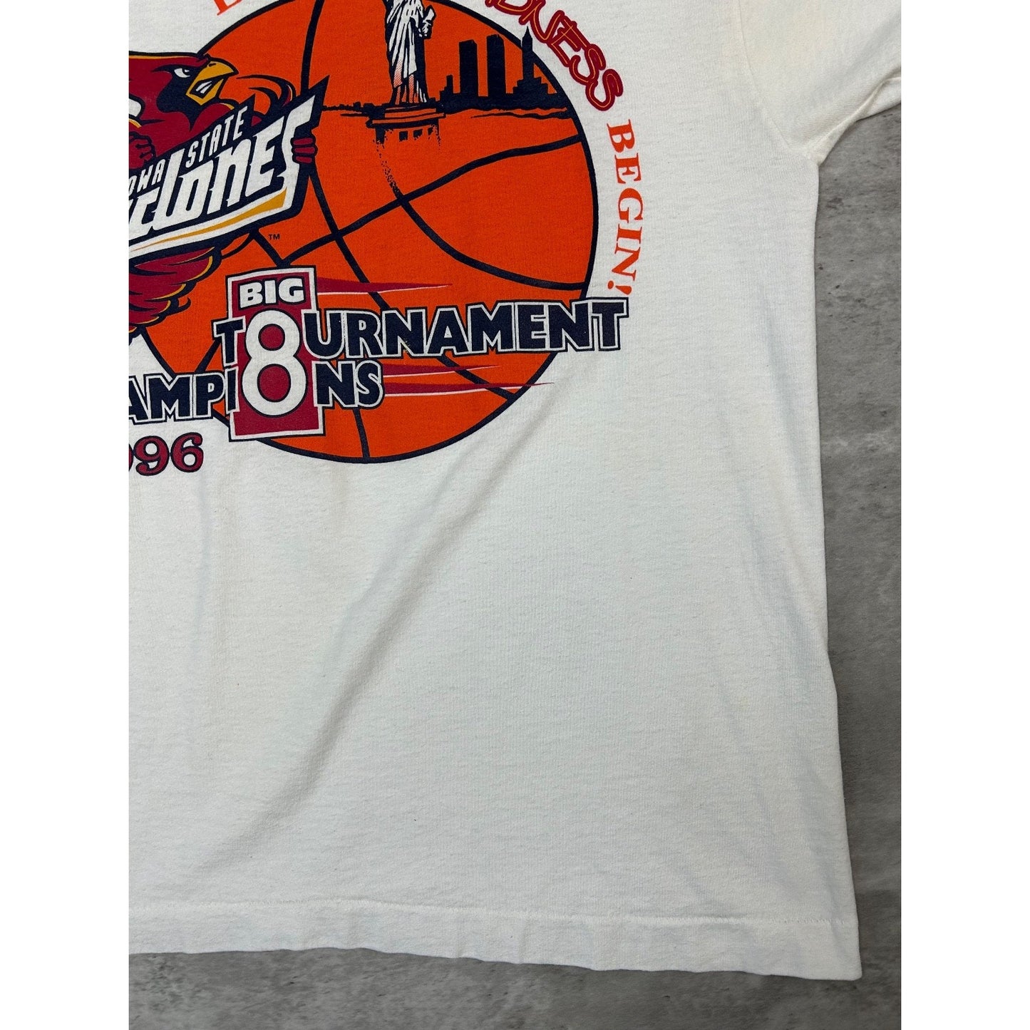 Vintage 1996 Iowa State Cyclones NCAA Big 8 Basketball Champs T-Shirt Size Large