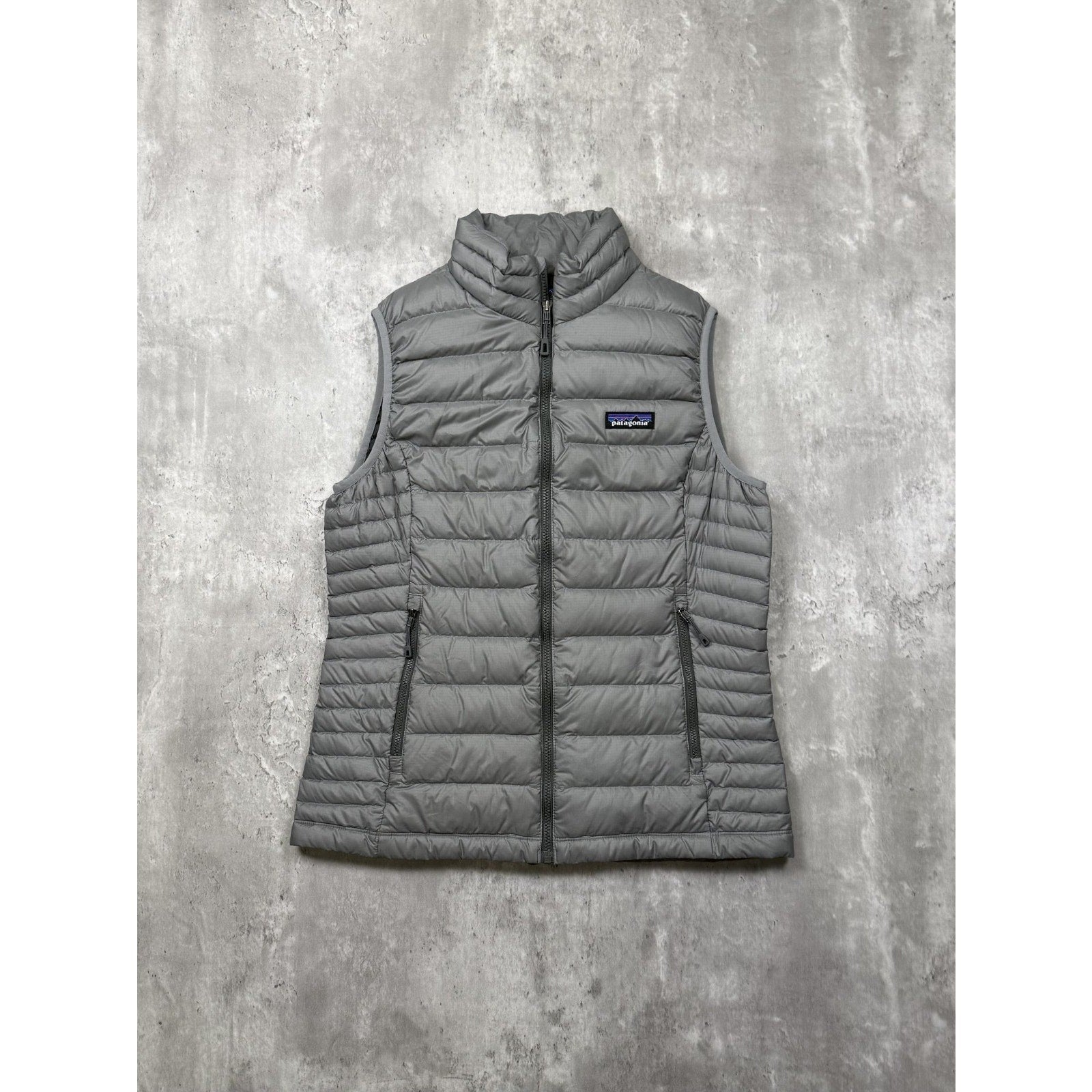 Vintage Womens Patagonia Embroidered Patch Puffer Vest Jacket Size Medium