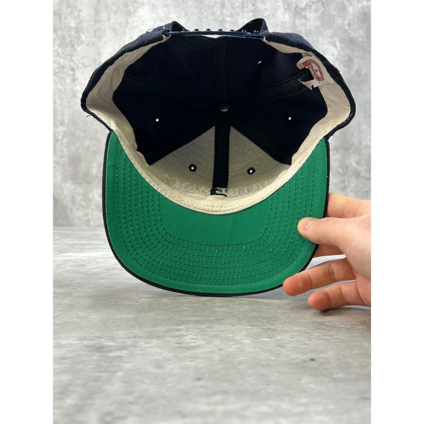 Vintage 90s Notre Dame Fighting Irish NCAA Arc Spellout Snapback Hat OSFA