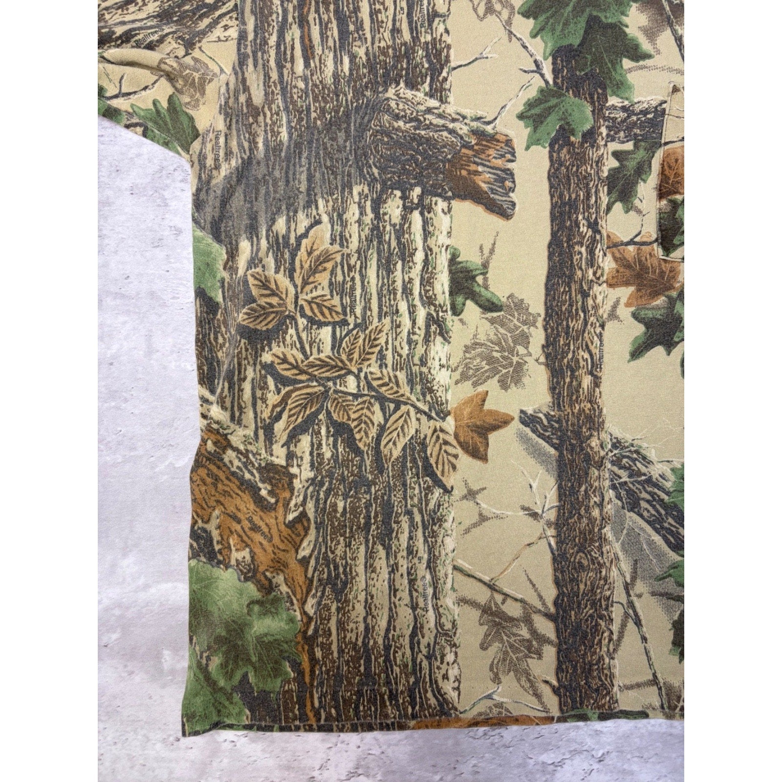 Vintage Realtree Tree Camo Hunting T-Shirt Size XL
