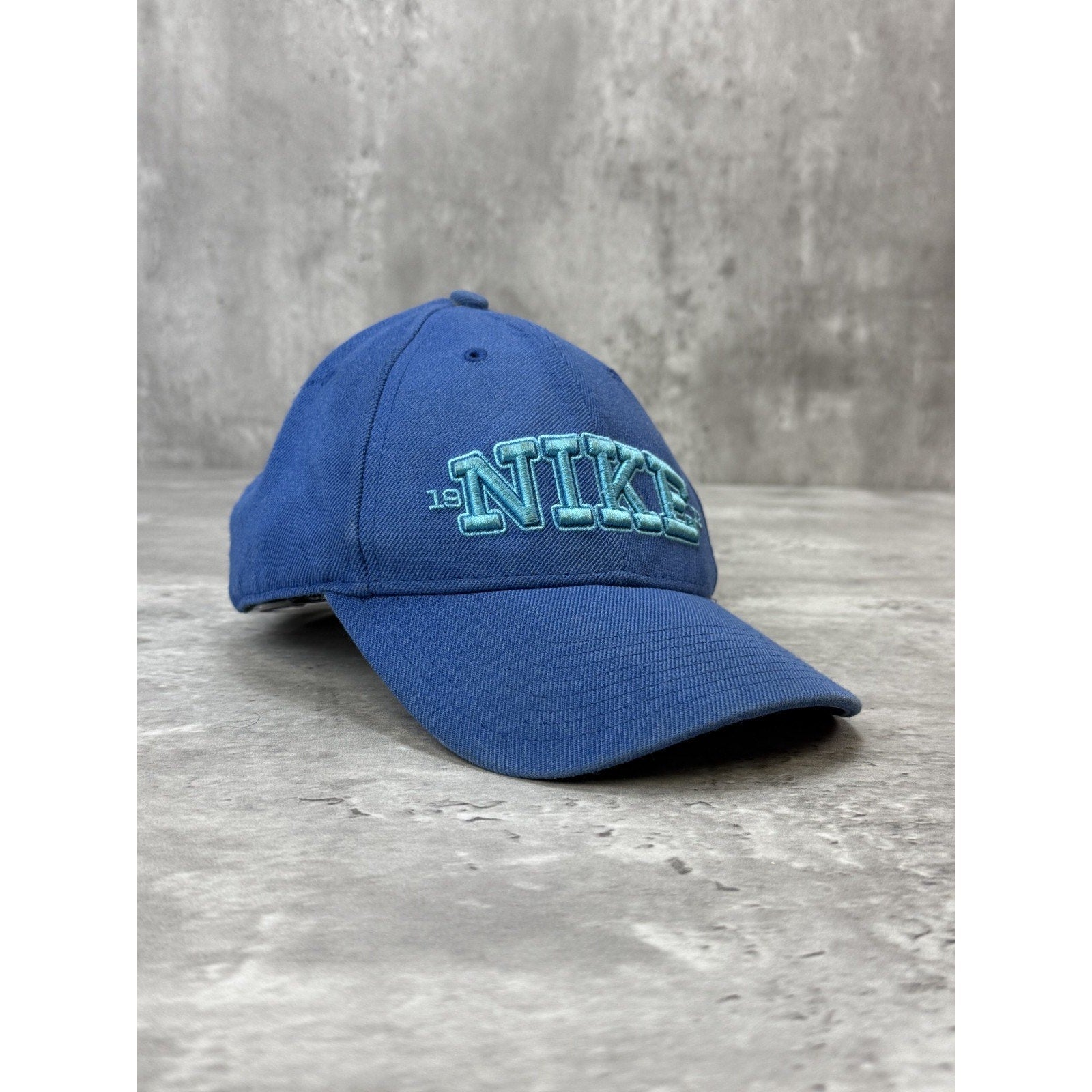 Vintage 2000s Nike Embroidered Spellout Two Tone Strapback Hat OSFA