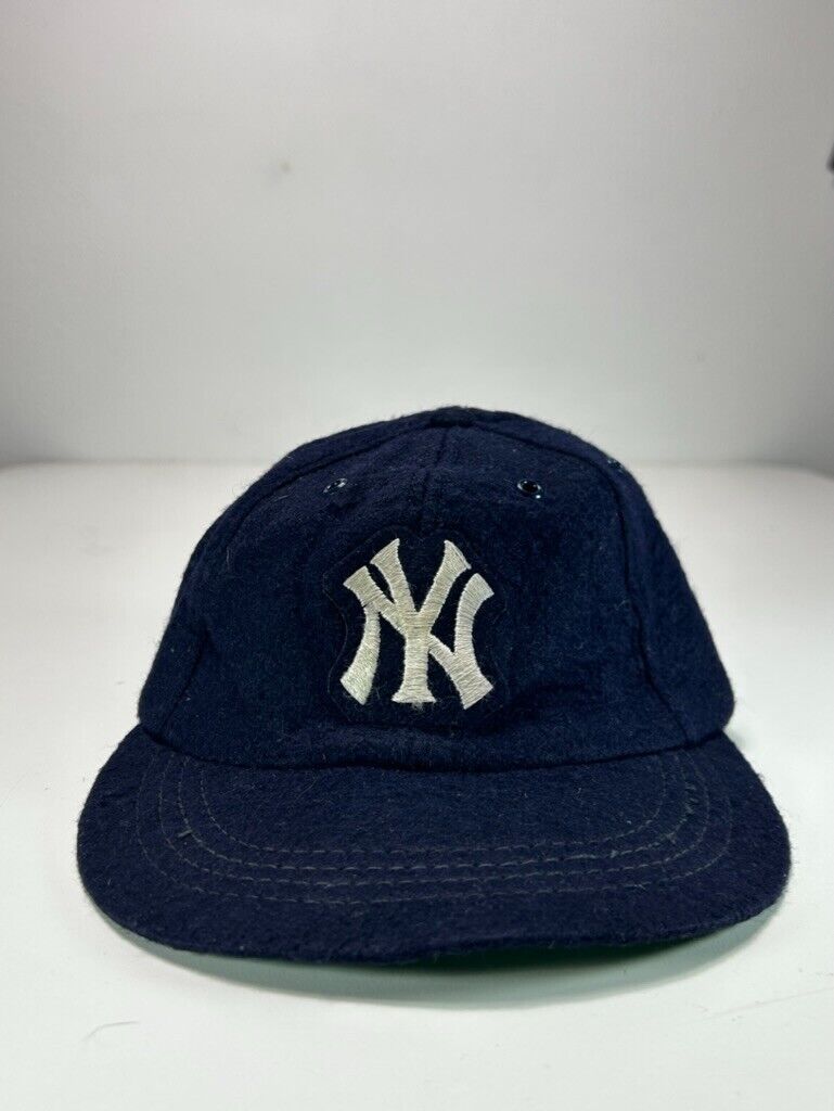 Vintage 1998 New York Yankees MLB Yankees Stadium Embroidered Snapback Hat OSFA