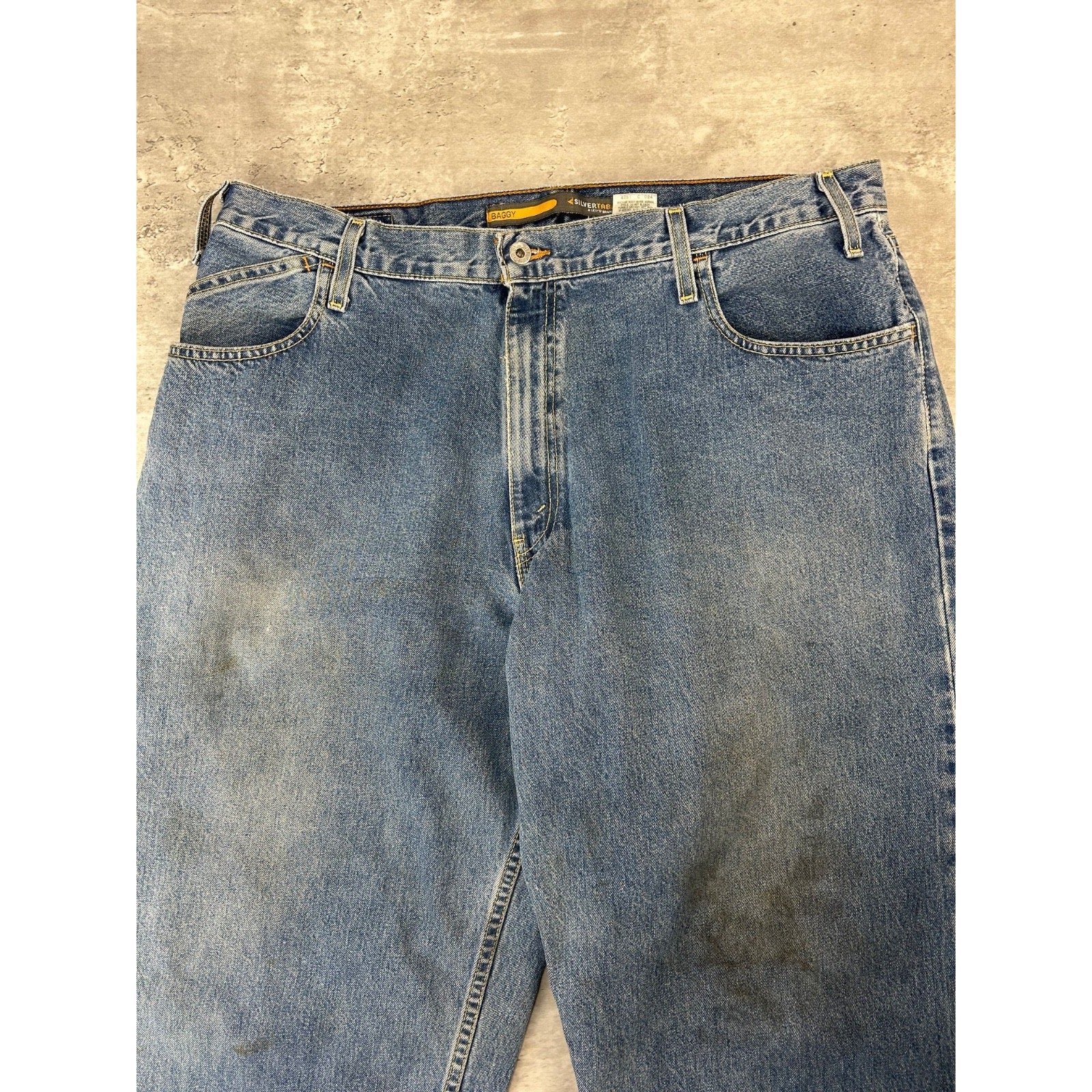 Vintage Y2K Levis Silver Tab Baggy Fit Medium Wash Denim Pants Size 39