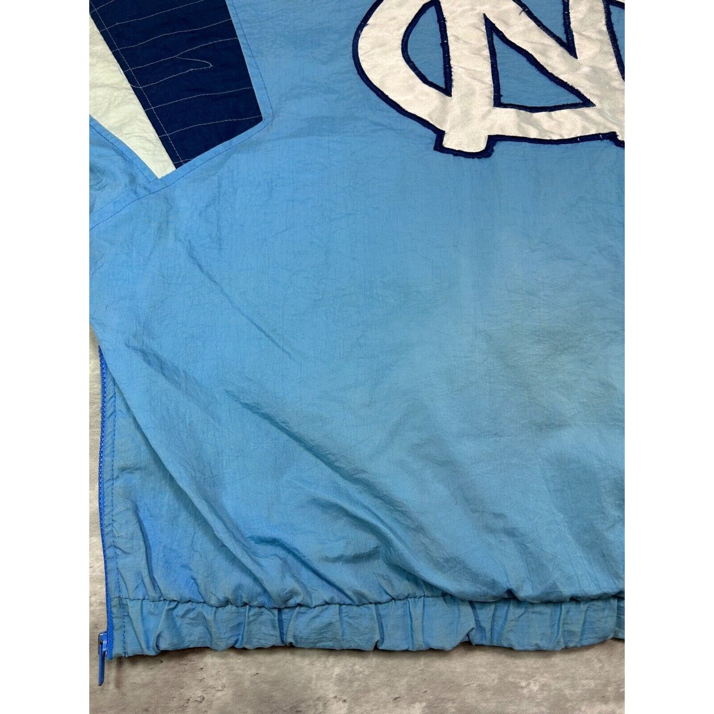 Vintage UNC Tarheels NCAA Quilted Lined Hooded Starter Jacket Size Large