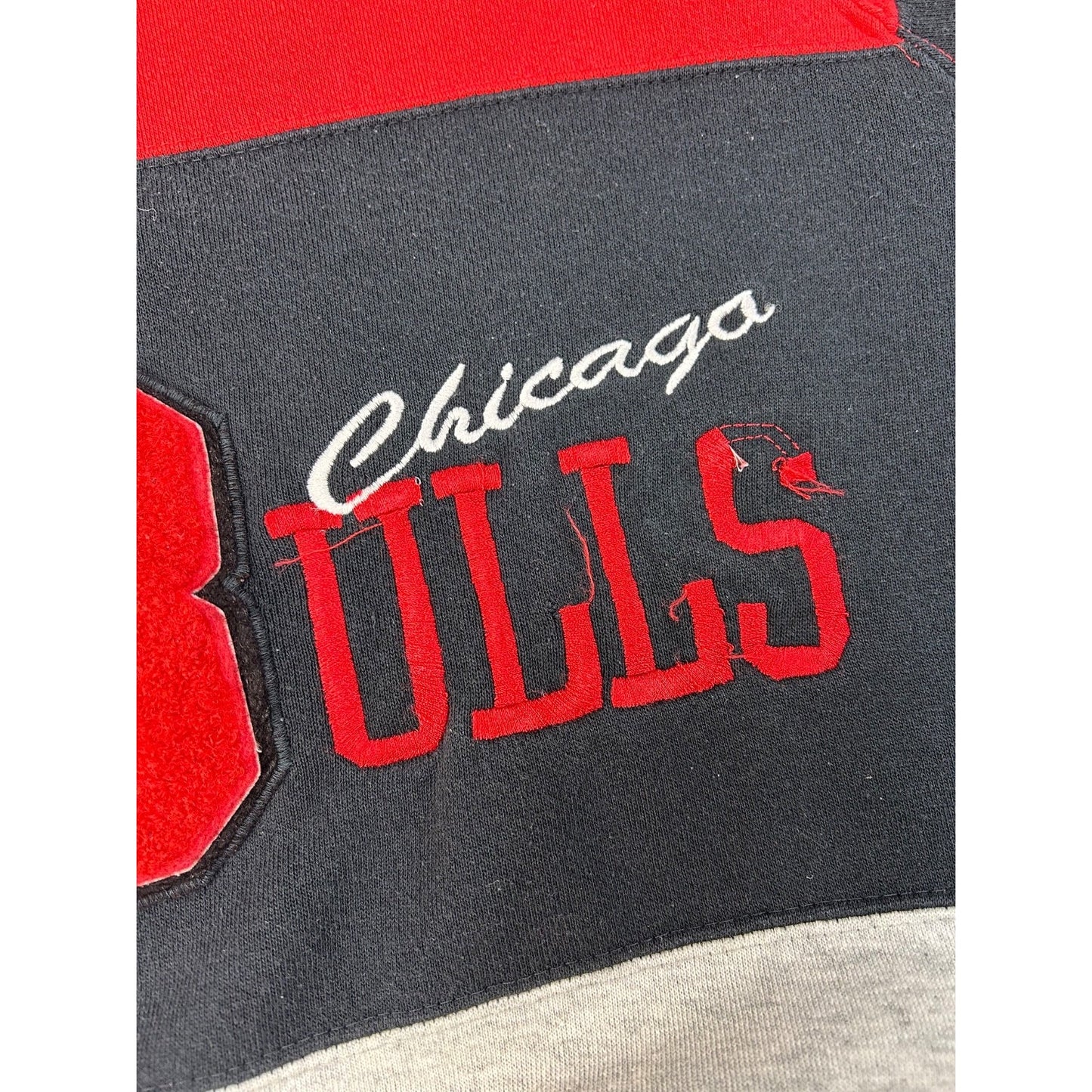 VTG 90s Chicago Bulls NBA Embroidered Spellout Short Sleeve Sweatshirt Sz Large