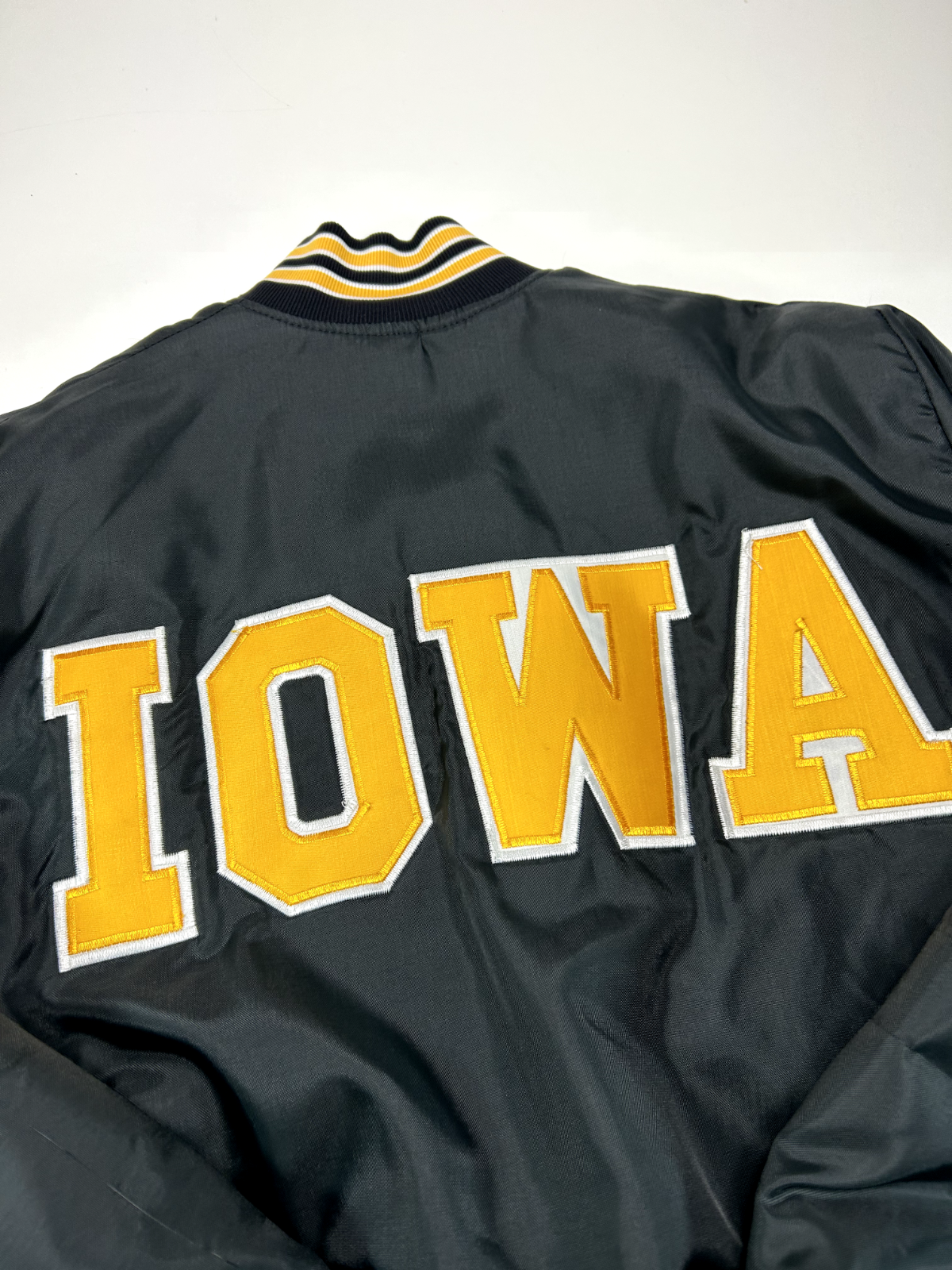 Vintage 80s Iowa Hawkeyes NCAA Embroidered Collegiate Bomber Jacket Size Large