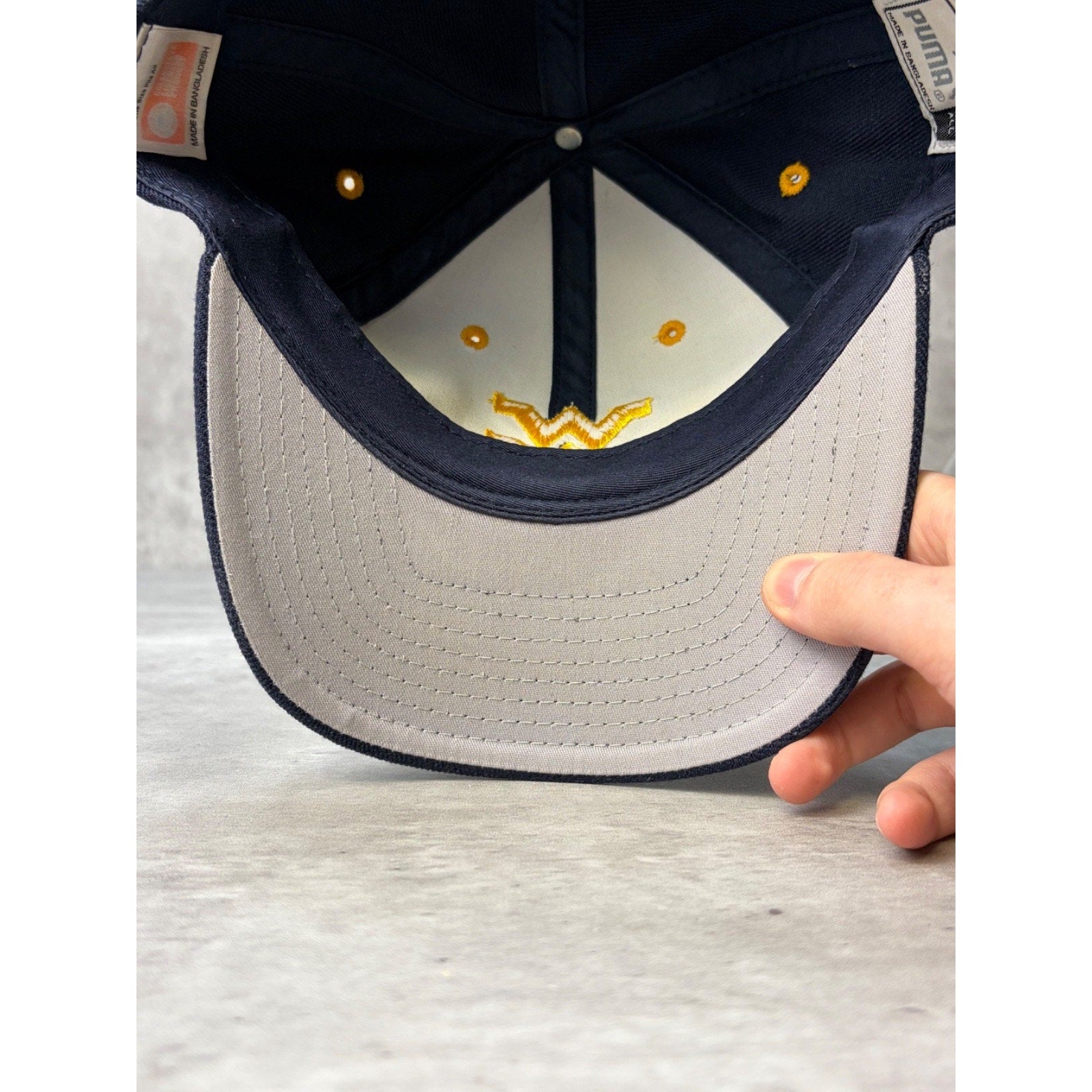Vintage West Virginia Mountaineers NCAA Embroidered Logo Snapback Hat OSFA