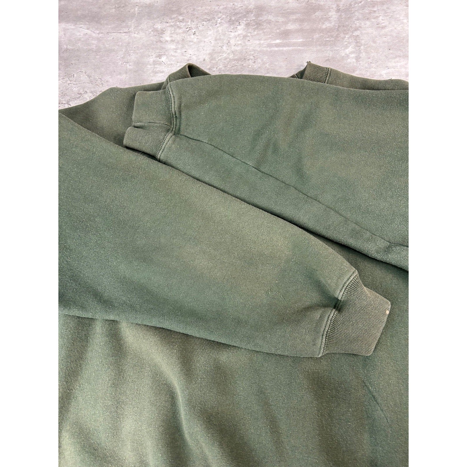 Vintage GAP Blank Green Pullover Crewneck Sweatshirt Size Medium