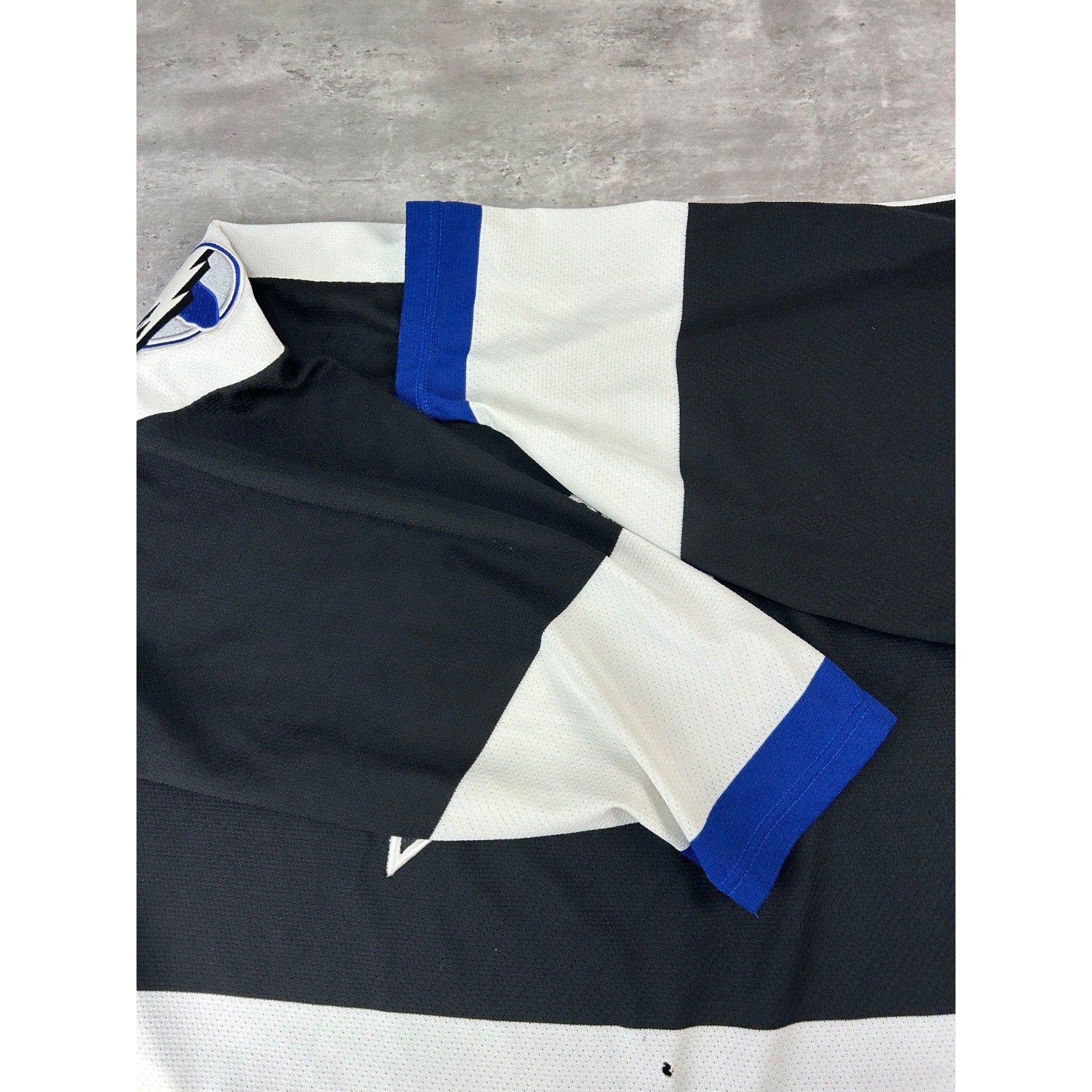 Vintage 90s Tampa Bay Lightning NHL Stitched CCM Maska Hockey Jersey Size XL