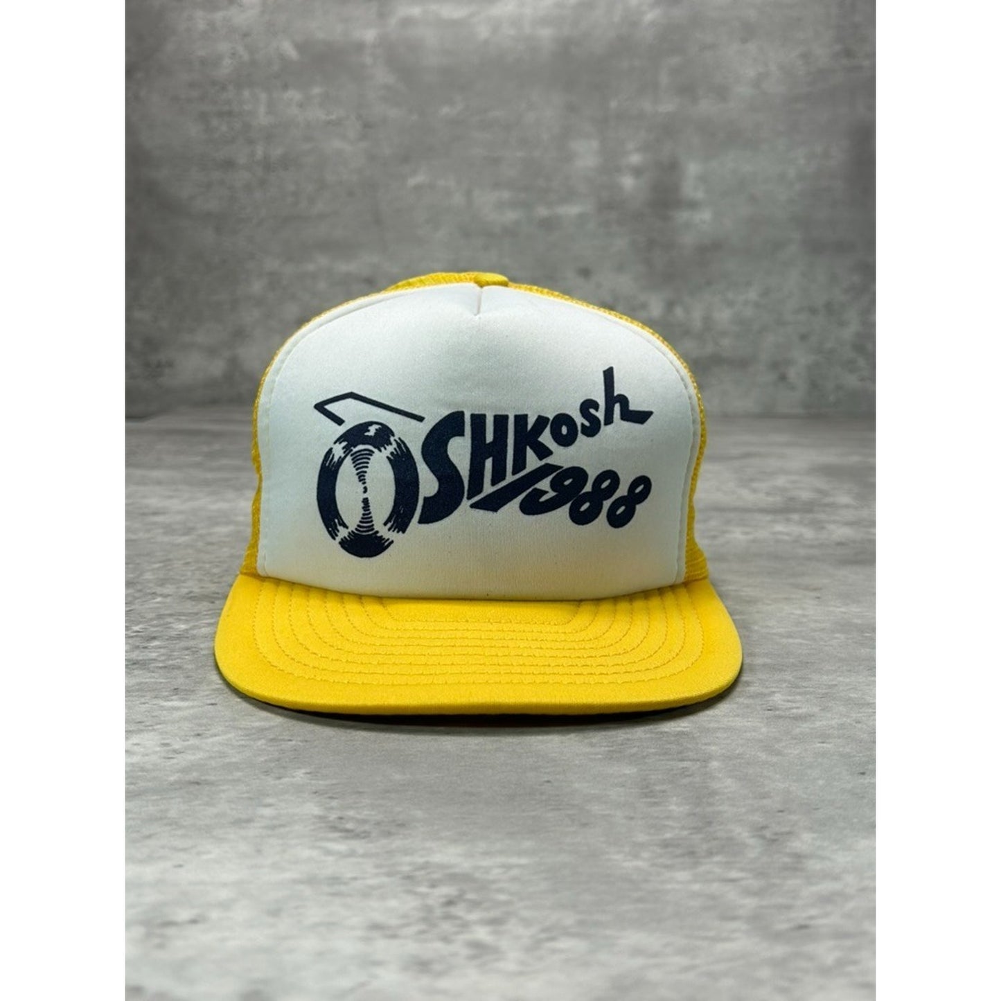 Vintage 1988 Oshkosh Graphic Spellout Trucker Snapback Hat OSFA White/Yellow