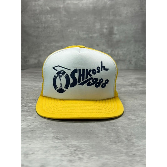 Vintage 1988 Oshkosh Graphic Spellout Trucker Snapback Hat OSFA White/Yellow