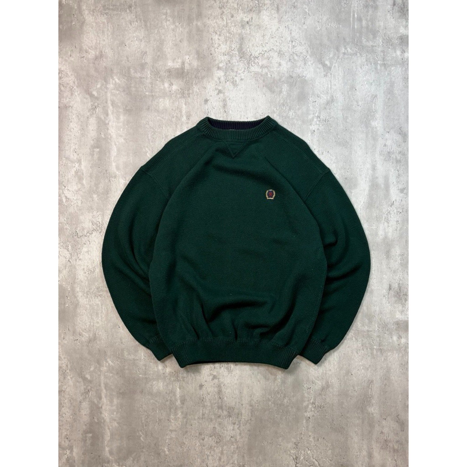 Vintage Tommy Hilfiger Embroidered Crest Pullover Knit Sweater Size Large