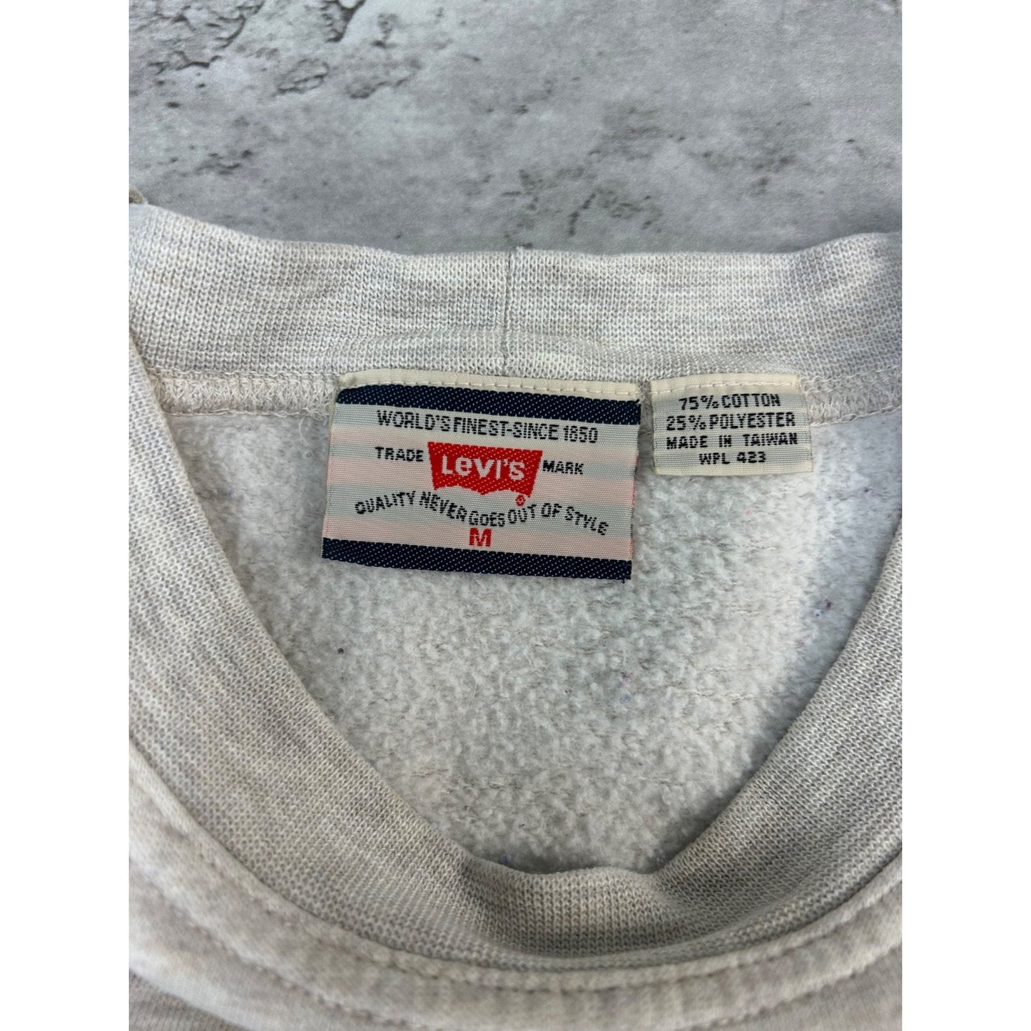 Vintage 90s Levis Jeans Embroidered Spellout Crewneck Sweatshirt Size Medium