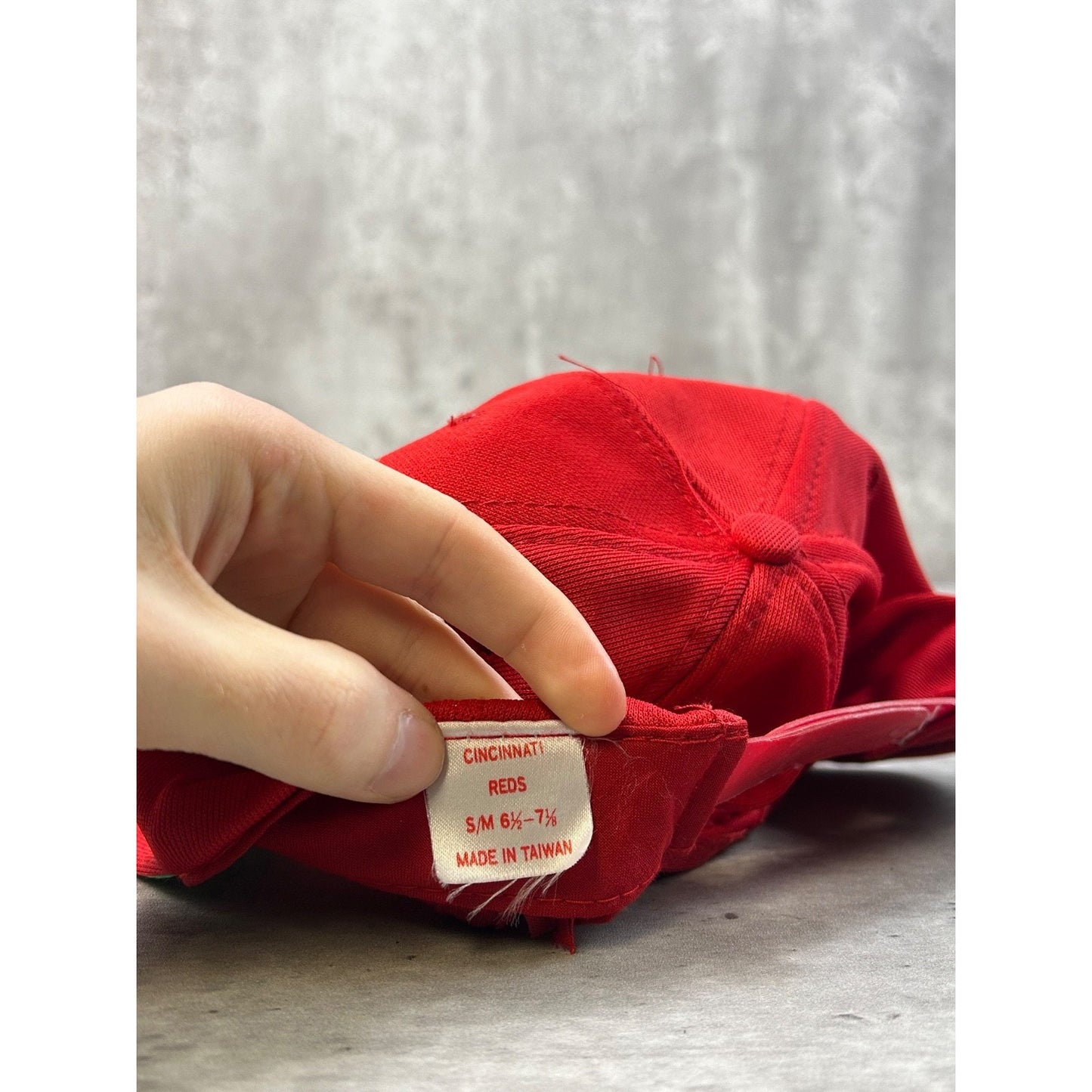 Vintage 90s Cincinnati Reds MLB Embroidered Logo Baseball Snapback Hat OSFA