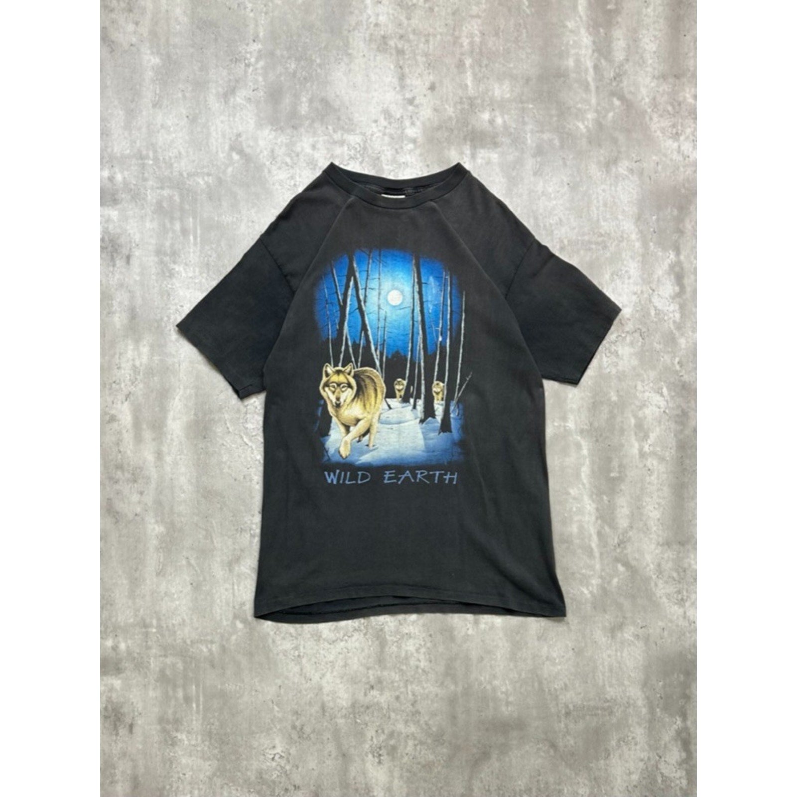 Vintage 90s Wild Earth Wolf Animal Nature Graphic T-Shirt Size Large
