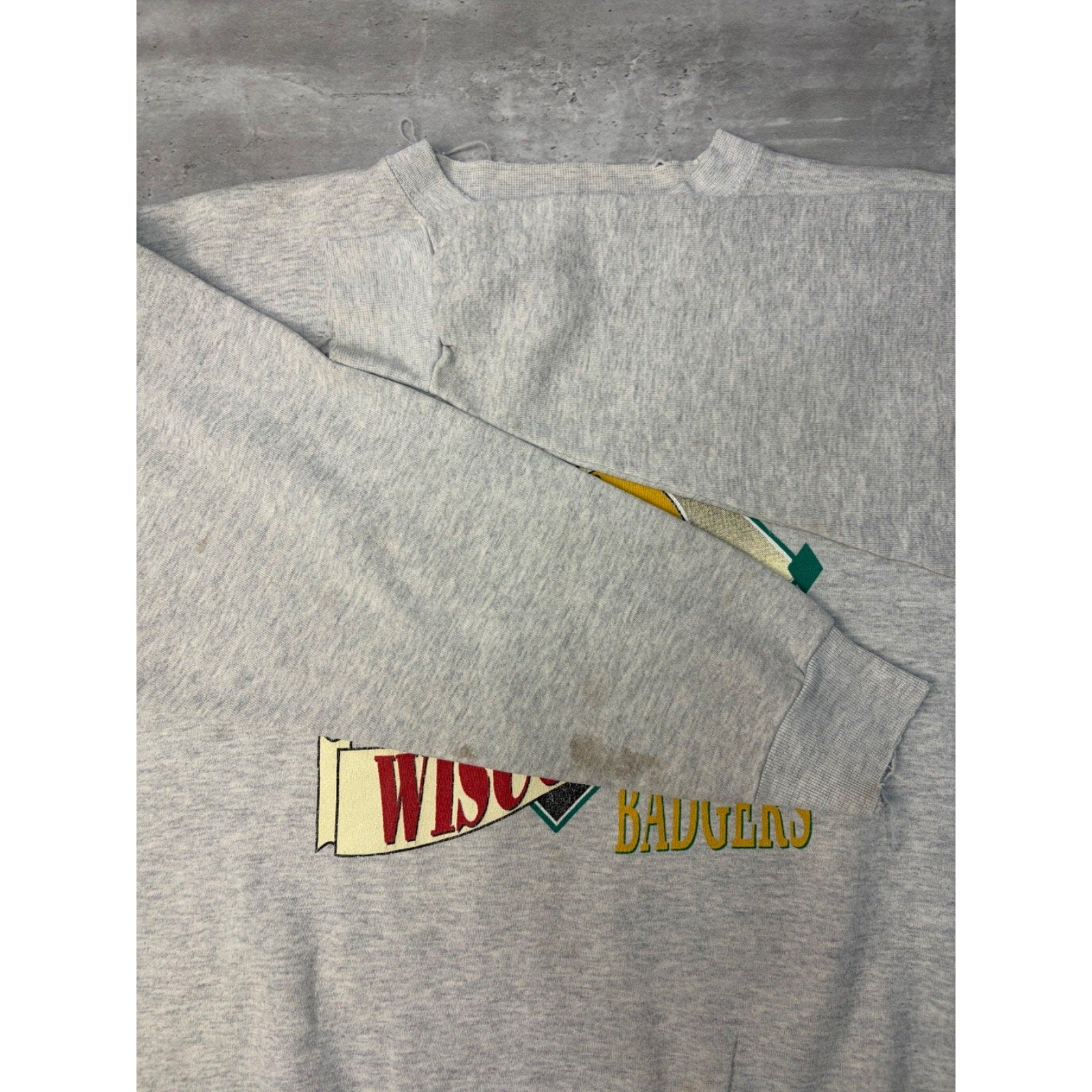 Vintage 90s Wisconsin Badgers NCAA Spellout Logo Graphic Sweatshirt Size XL