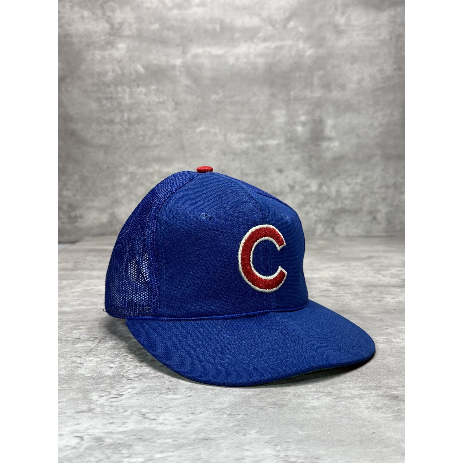 Vintage 90s Chicago Cubs MLB Embroidered Logo Trucker Snapback Trucker Hat OSFA