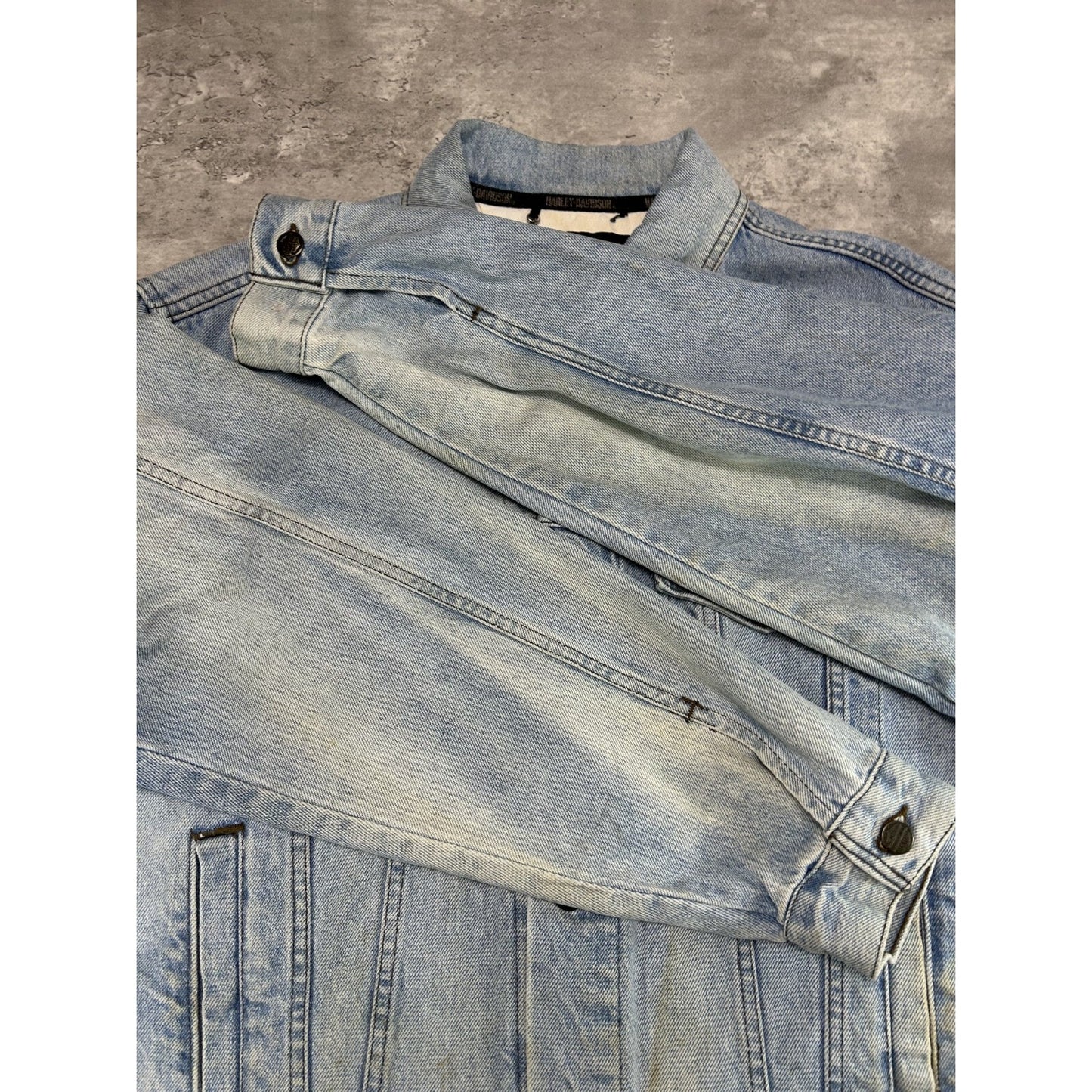 Vintage 2000s Harley Davidson Light Wash Denim Trucker Jacket Size Large Blue
