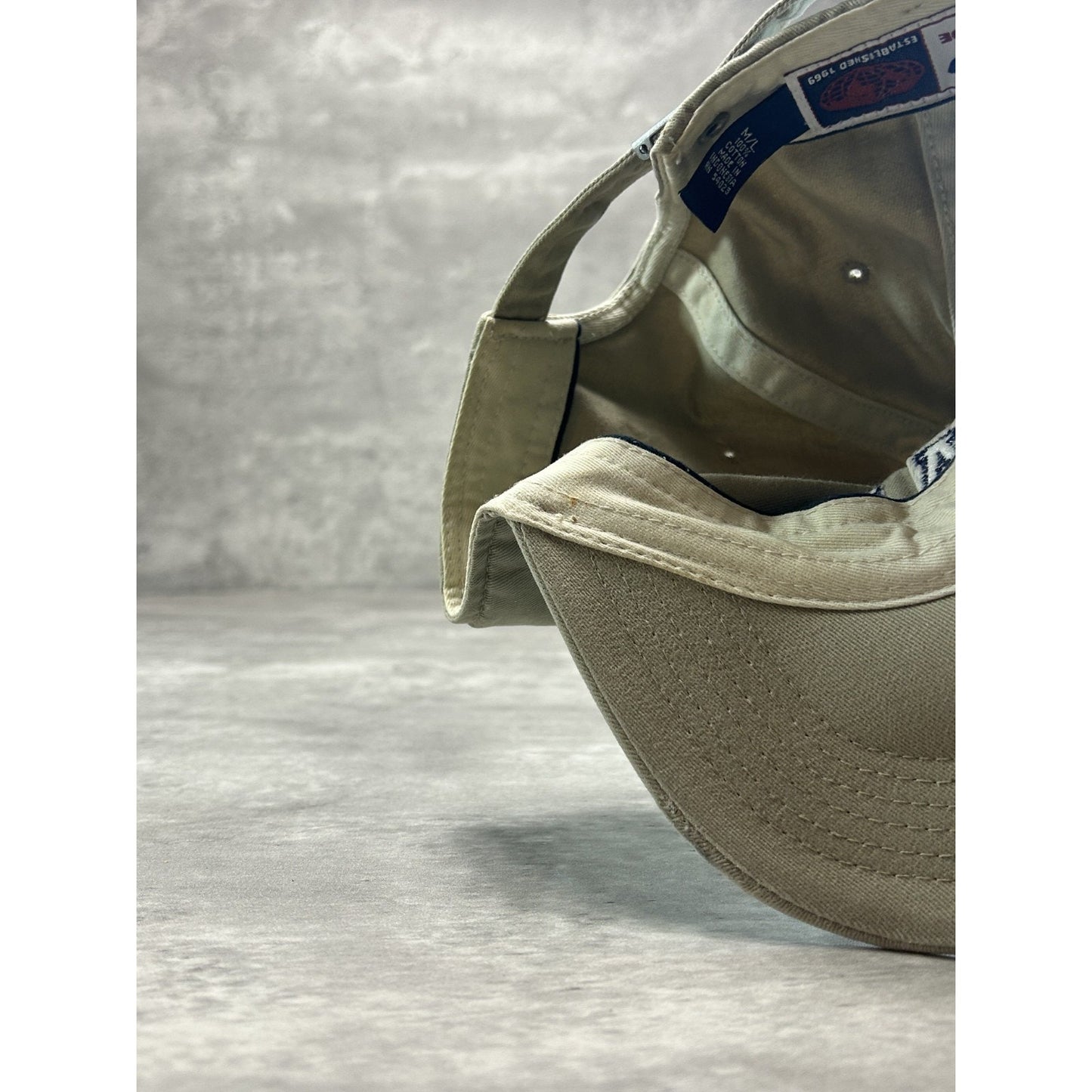 Vintage Gap Embroidered Arc Spellout Strapback Hat OSFA Beige