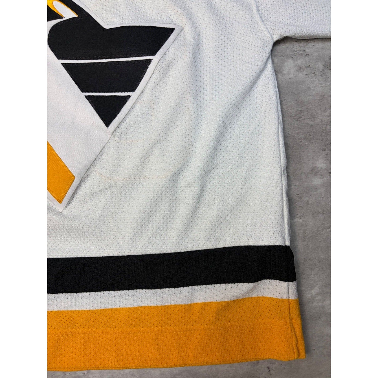Vintage Jaromir Jagr #68 Pittsburgh Penguins NHL CCM Hockey Jersey Size Large