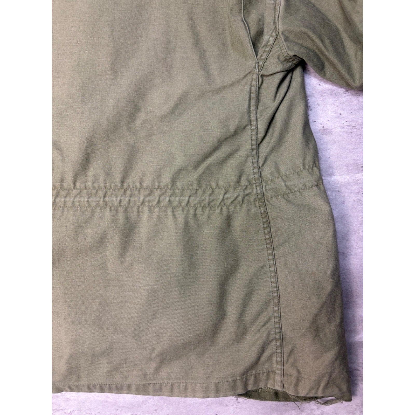 Vintage 1960s US Military M-65 Multi Pockey Long Jacket Size Large