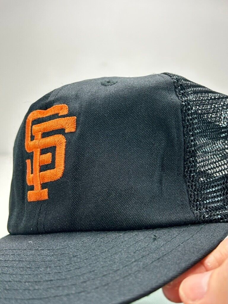 Vintage San Fransisco Giants MLB Embroidered Logo Trucker Snapback Hat OSFA