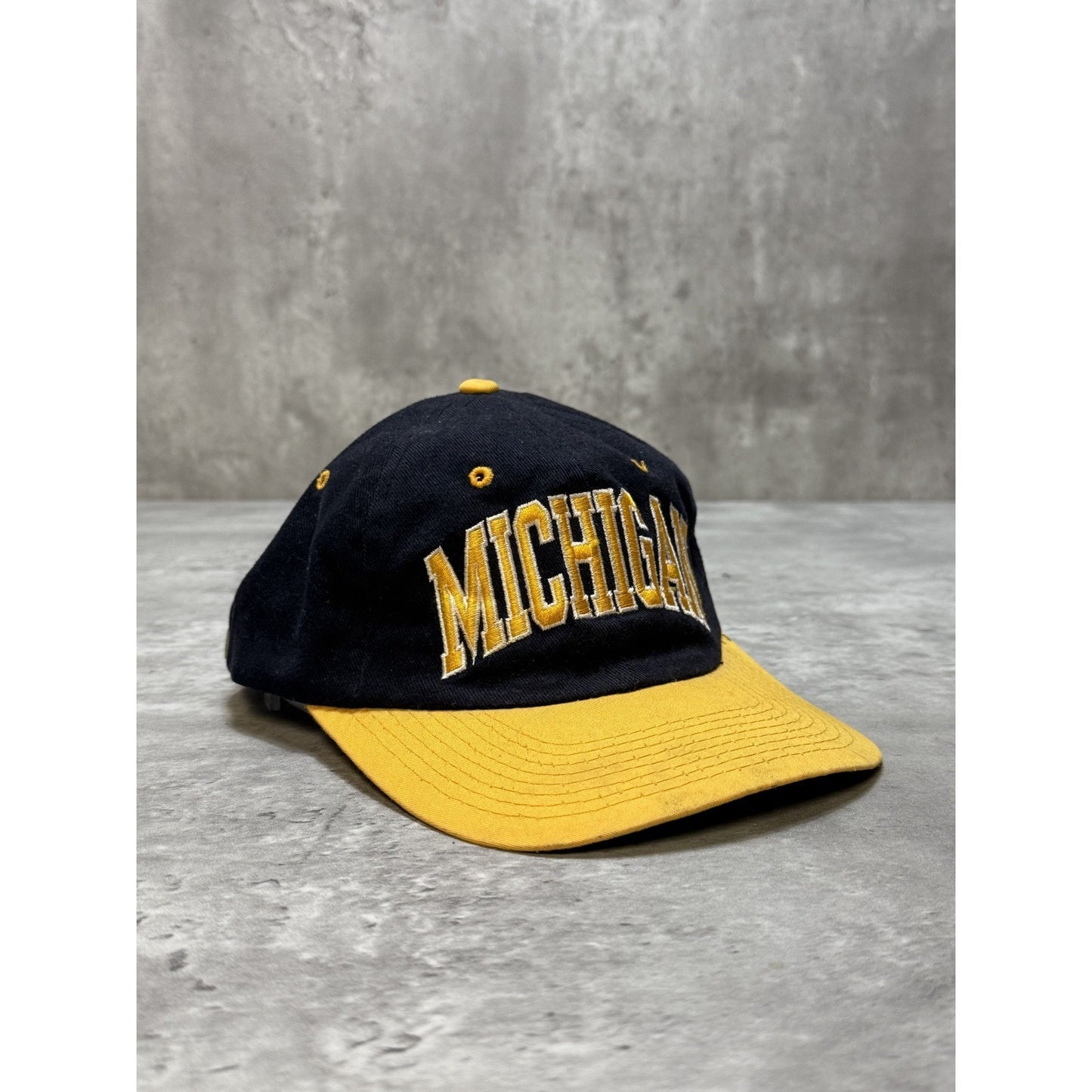 Vintage 90s Michigan Wolverines NCAA Starter Arc Spellout YOUTH Strapback Hat