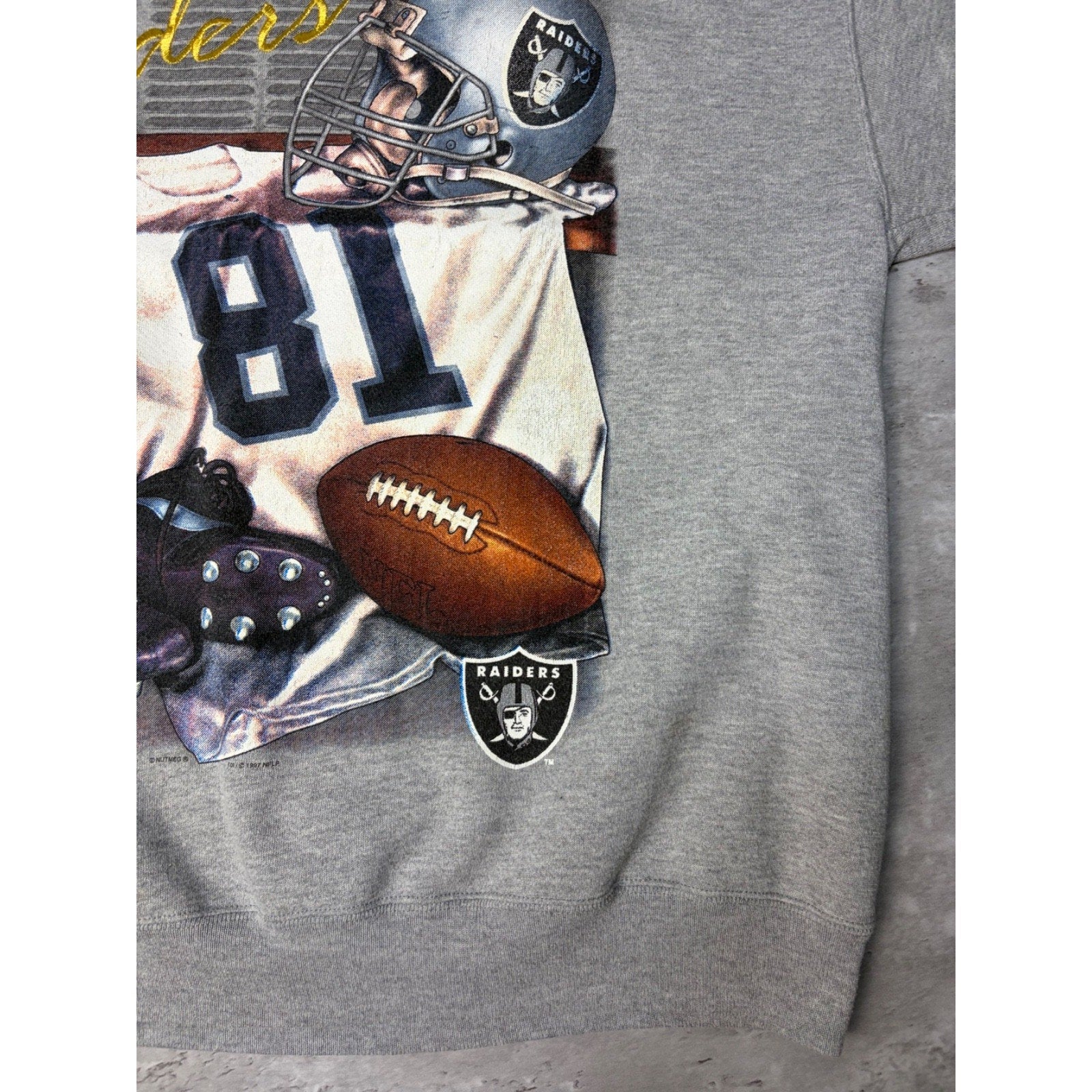 Vintage 1997 Oakland Raiders NFL Equipment Graphic Football Sweatshirt Size XL