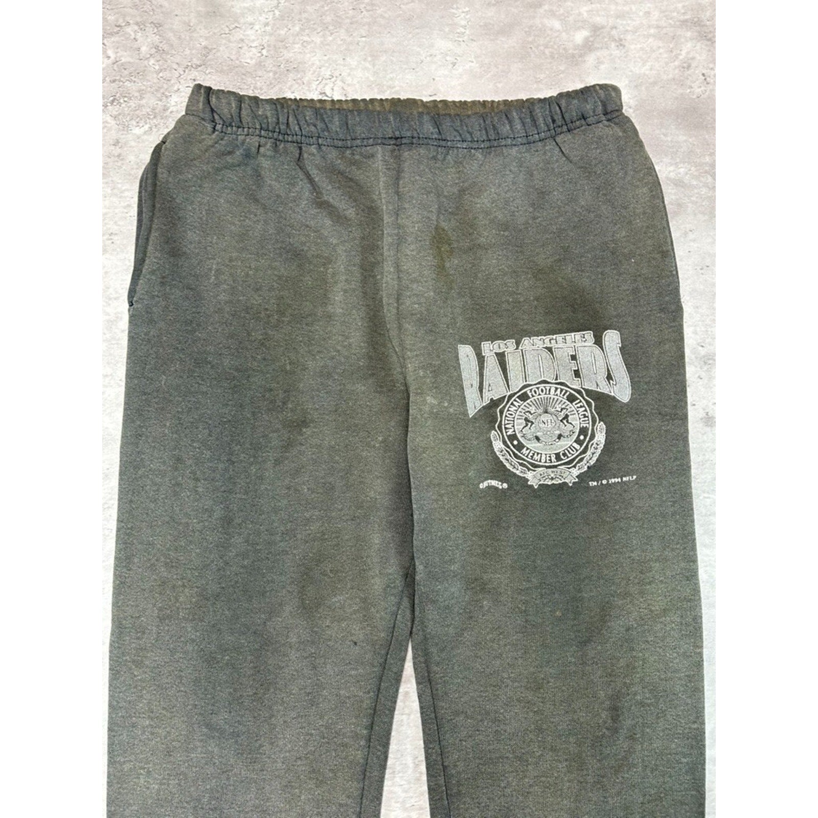 Vintage 90s Oakland Raiders NFL Graphic Logo Football Sweat Pants Size Medium