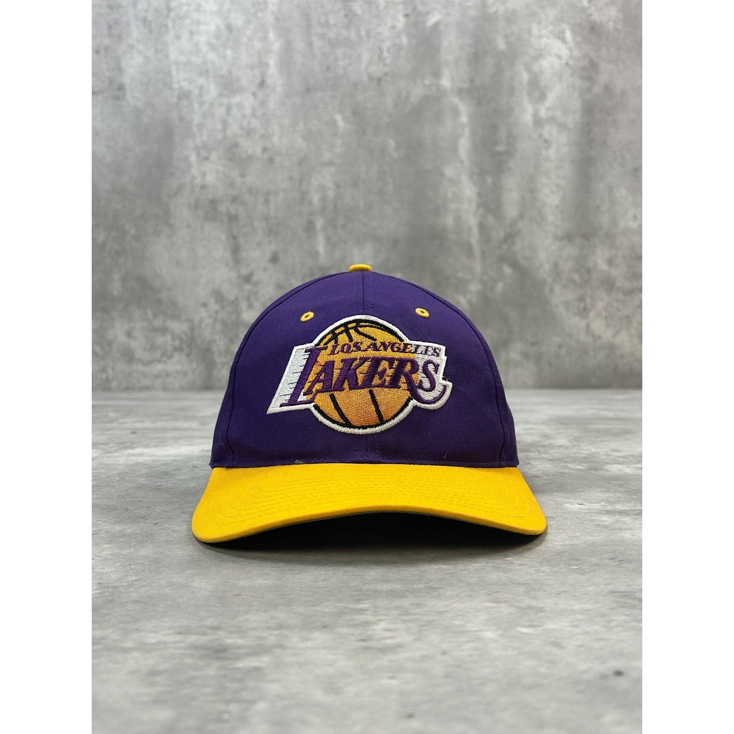 Vintage 90s Los Angeles Lakers NBA Embroidered Logo Snapback Hat OSFA