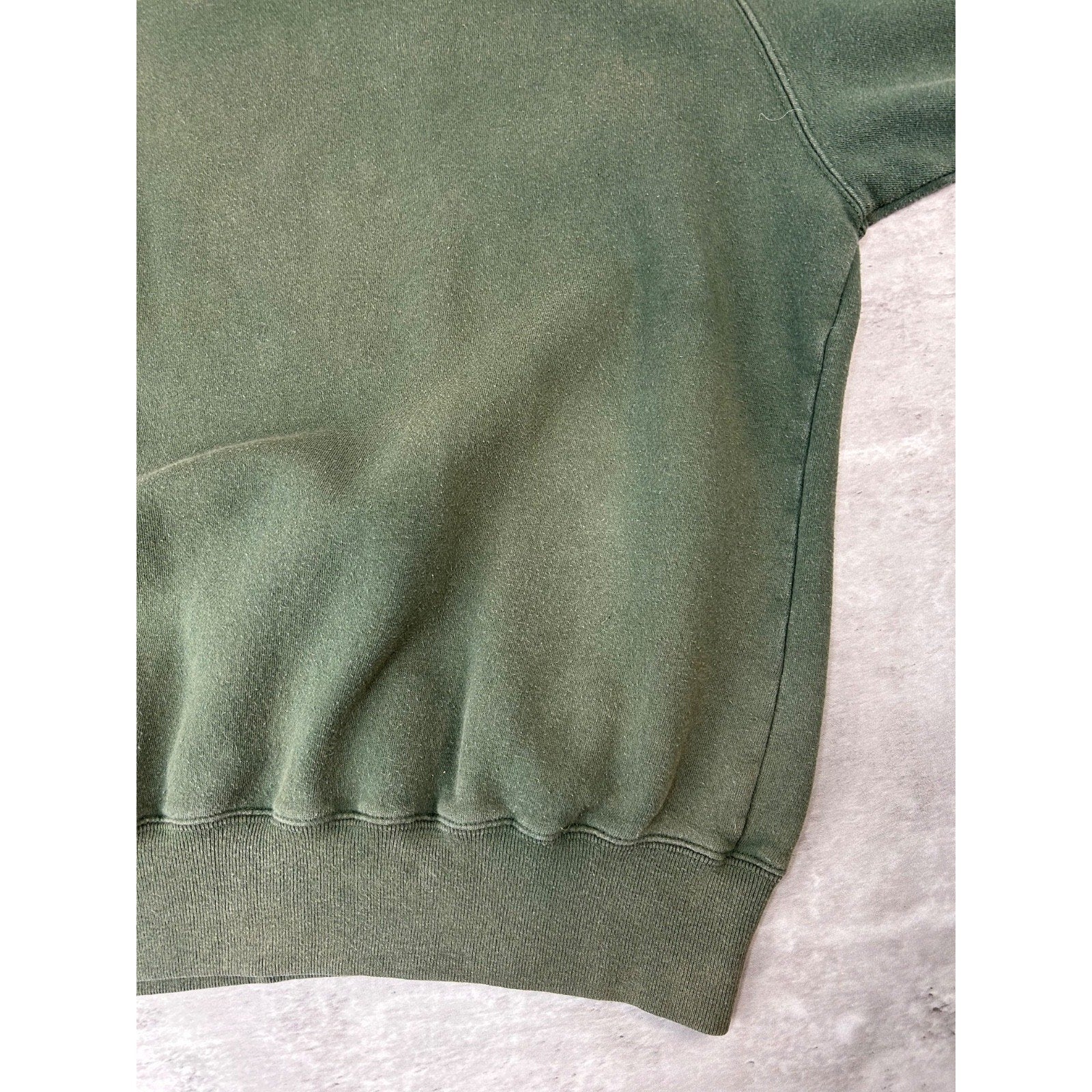 Vintage GAP Blank Green Pullover Crewneck Sweatshirt Size Medium