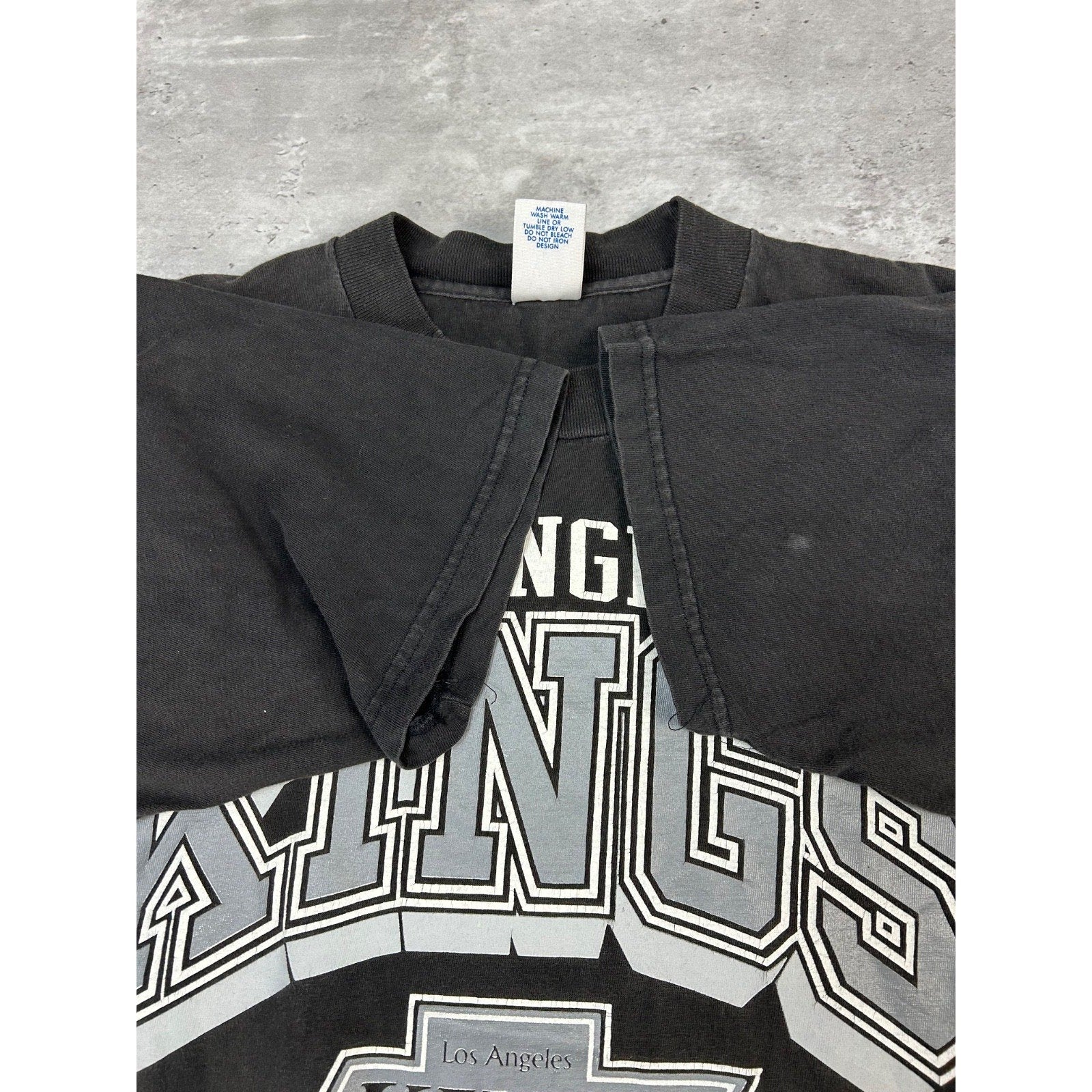 Vintage 1993 Los Angeles Kings NHL Big Graphic Spellout T-Shirt Size Medium