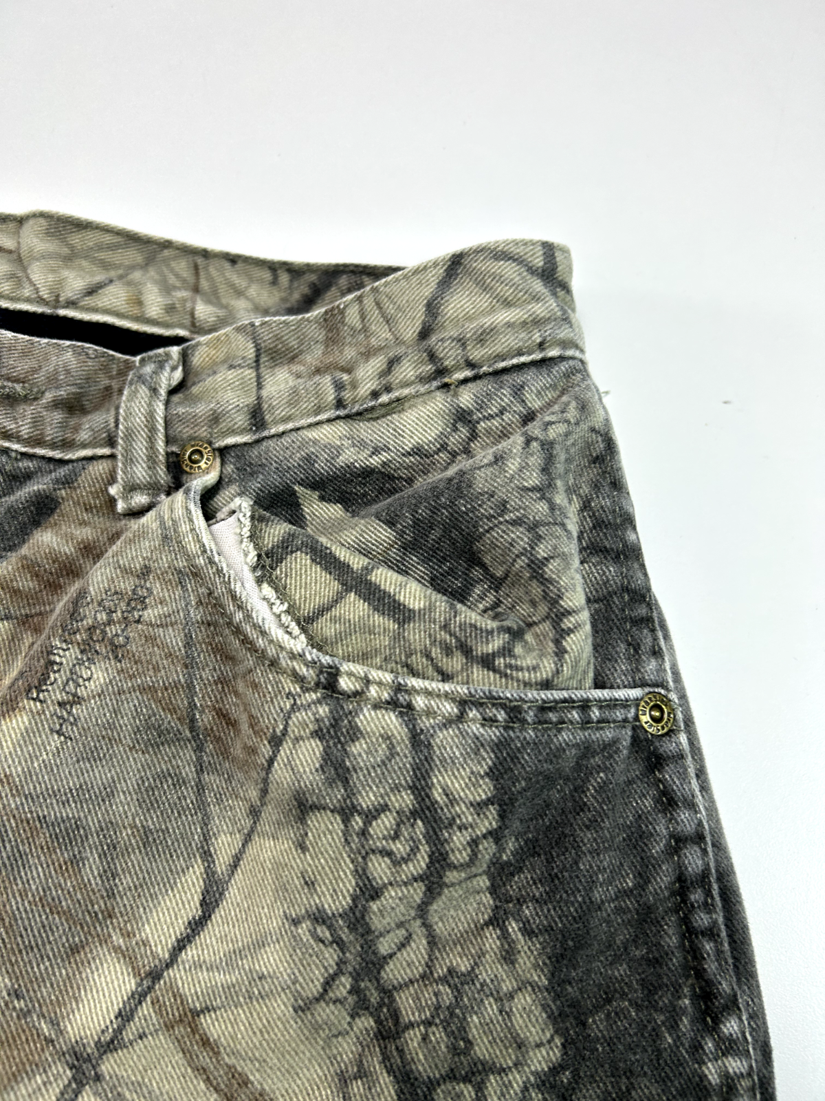 Vintage Wrangler Rugged Wear Realtree Hardwoods Camo Fleece Lined Pants Size 32