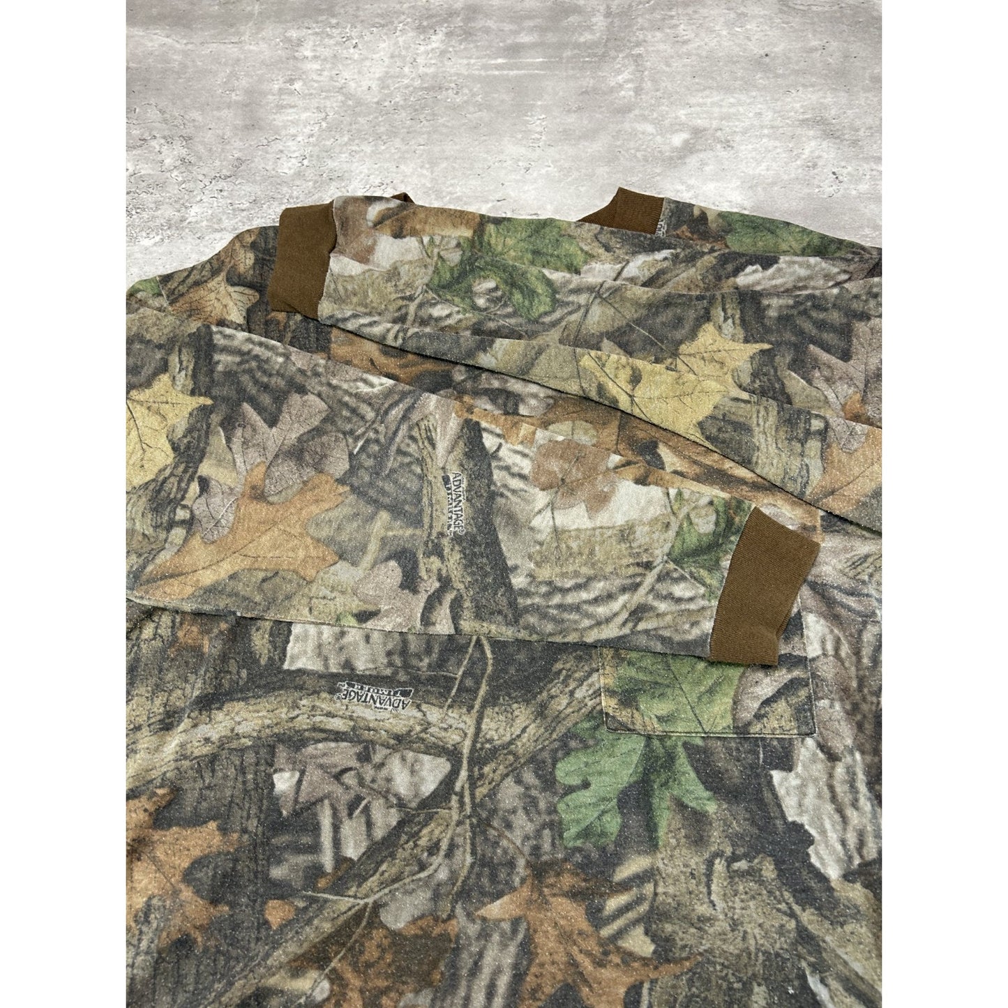 Vintage 90s Advantage Timber Tree Camo Hunting Long Sleeve T-Shirt Size Large