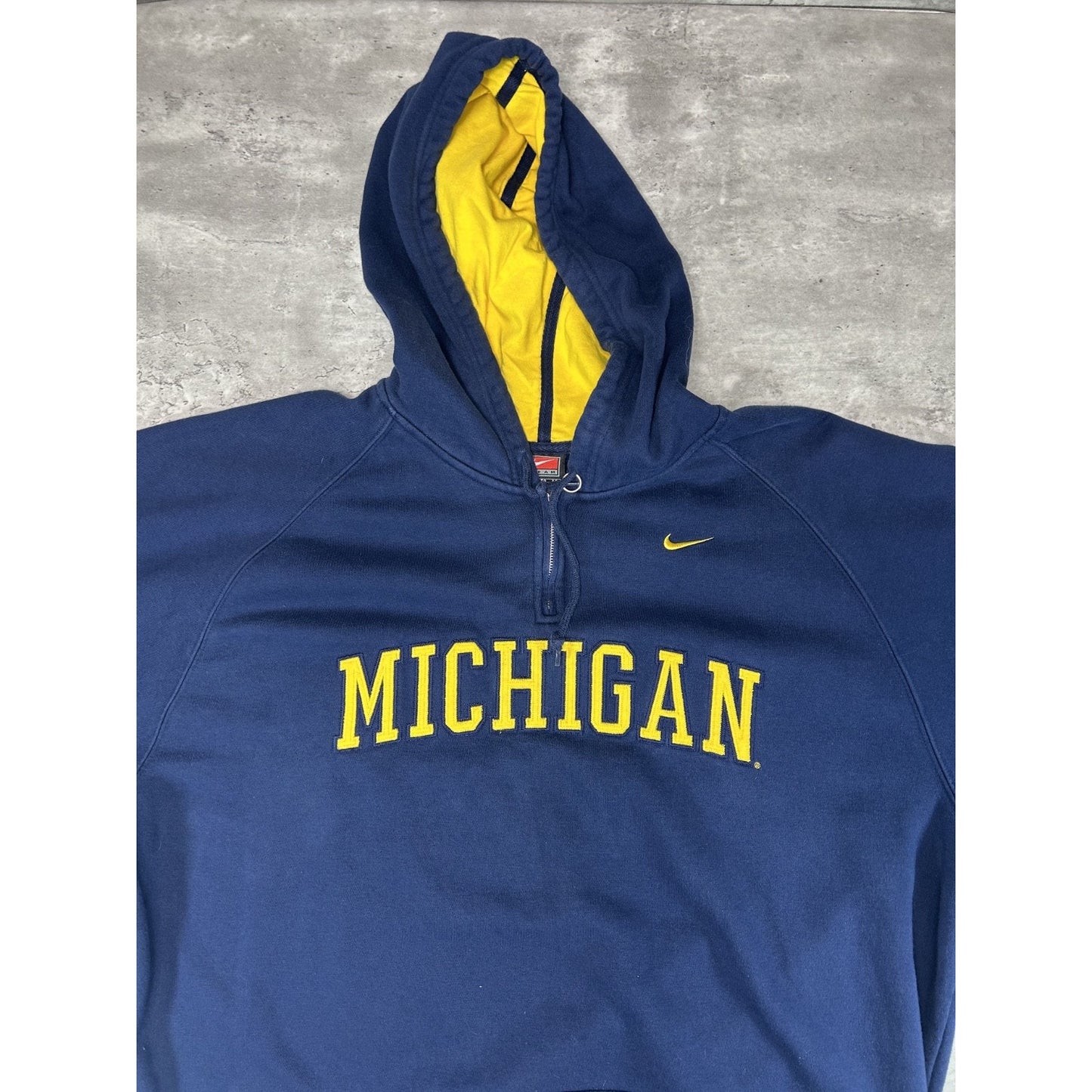 Vintage MIchigan Wolverines NCAA Embroidered Nike Hooded Sweatshirt Size XL