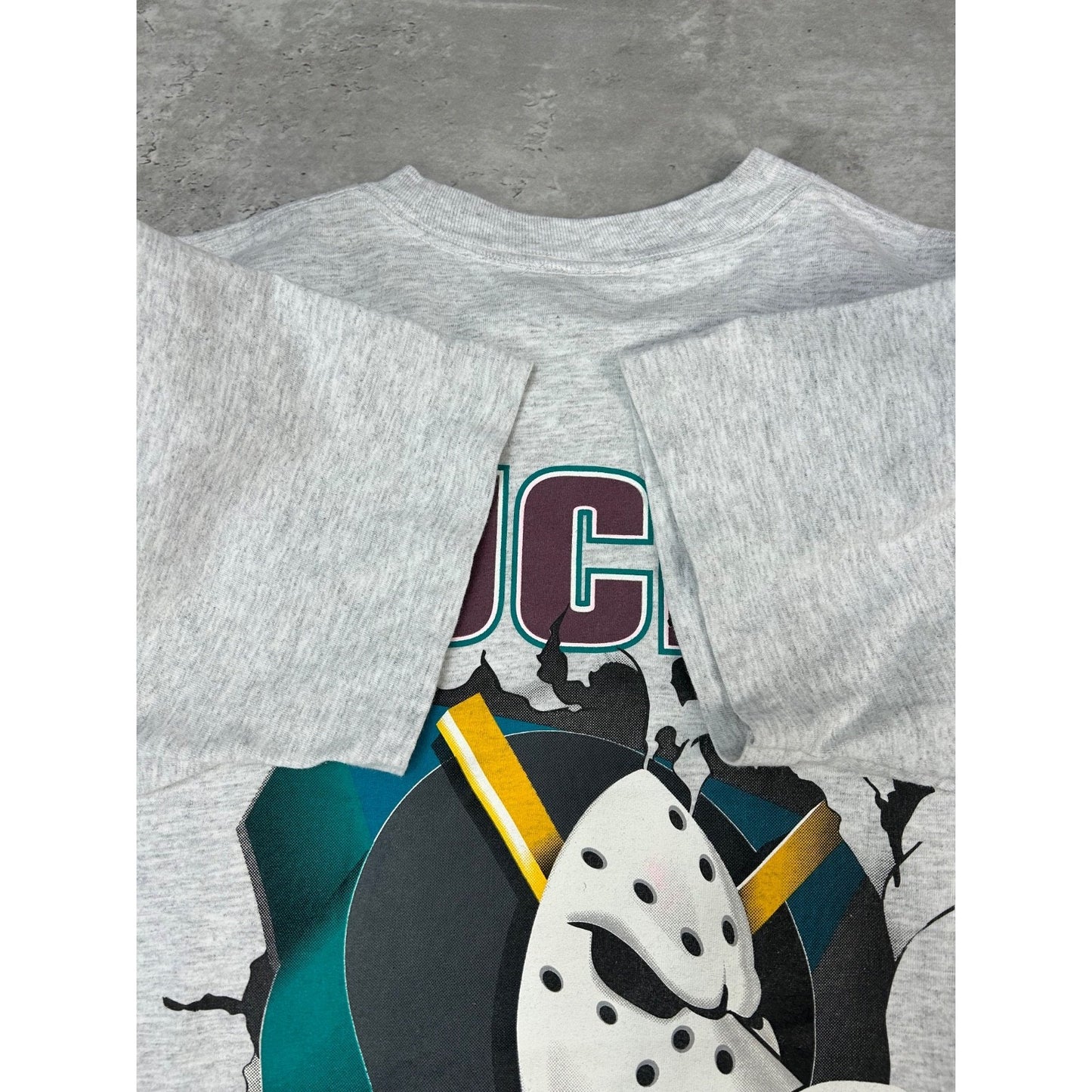 Vintage 90s Anaheim Mighty Ducks NHL Chest Buster Graphic T-Shirt Size Large