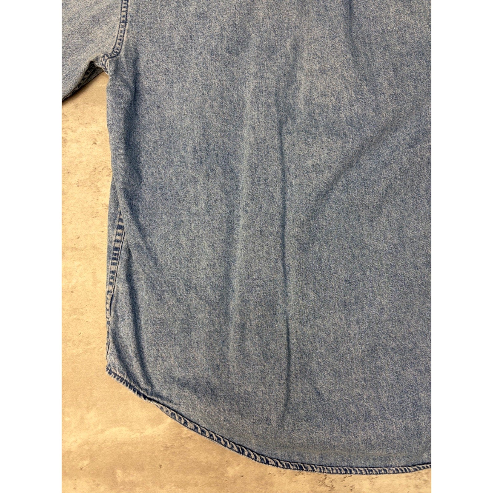 Vintage Tommy Hilfiger Light Wash Denim Long Sleeve Button Up Shirt Size Large