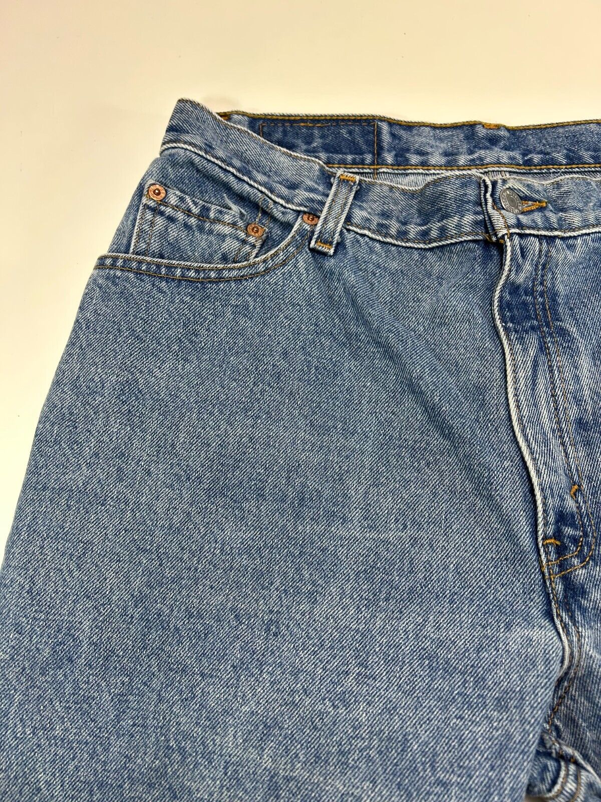 Vintage Levis 550 Red Tab Light Wash Denim Pants Size 32W Blue