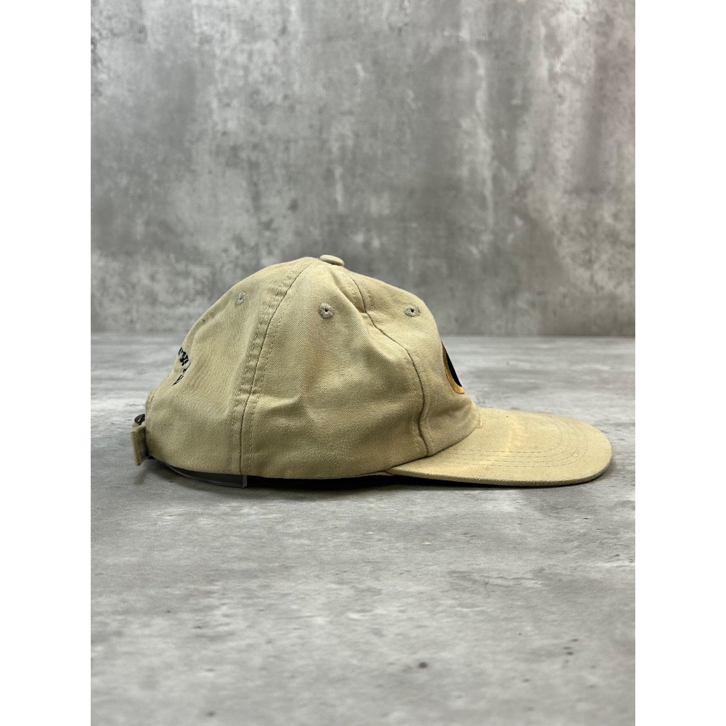 Vintage 90s Hard Rock Cafe Embroidered Logo Strapback Hat OSFA Beige