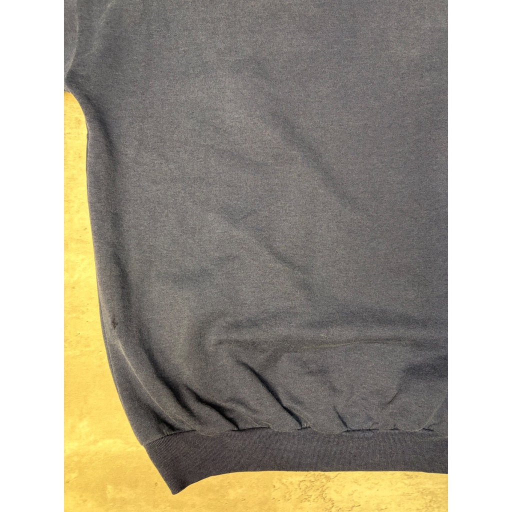 Vintage 90s Queens University NCAA Embroidered Spellout Sweatshirt Size XL