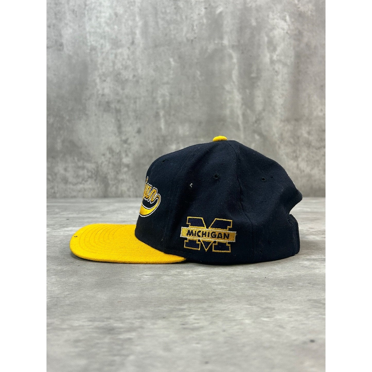 Vintage 90s Michigan Wolverines NCAA Starter Tailsweep Snapback Hat OSFA