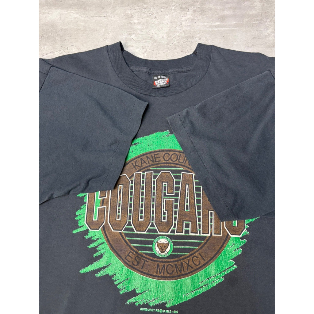 Vintage 1992 Kane County Cougars NCAA Scribble Crest Graphic T-Shirt Size XL