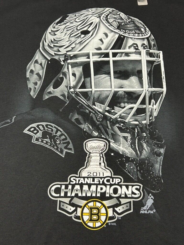 2011 Boston Bruins NHL Stanley Cup Champs Big Face Graphic T-Shirt Size Medium